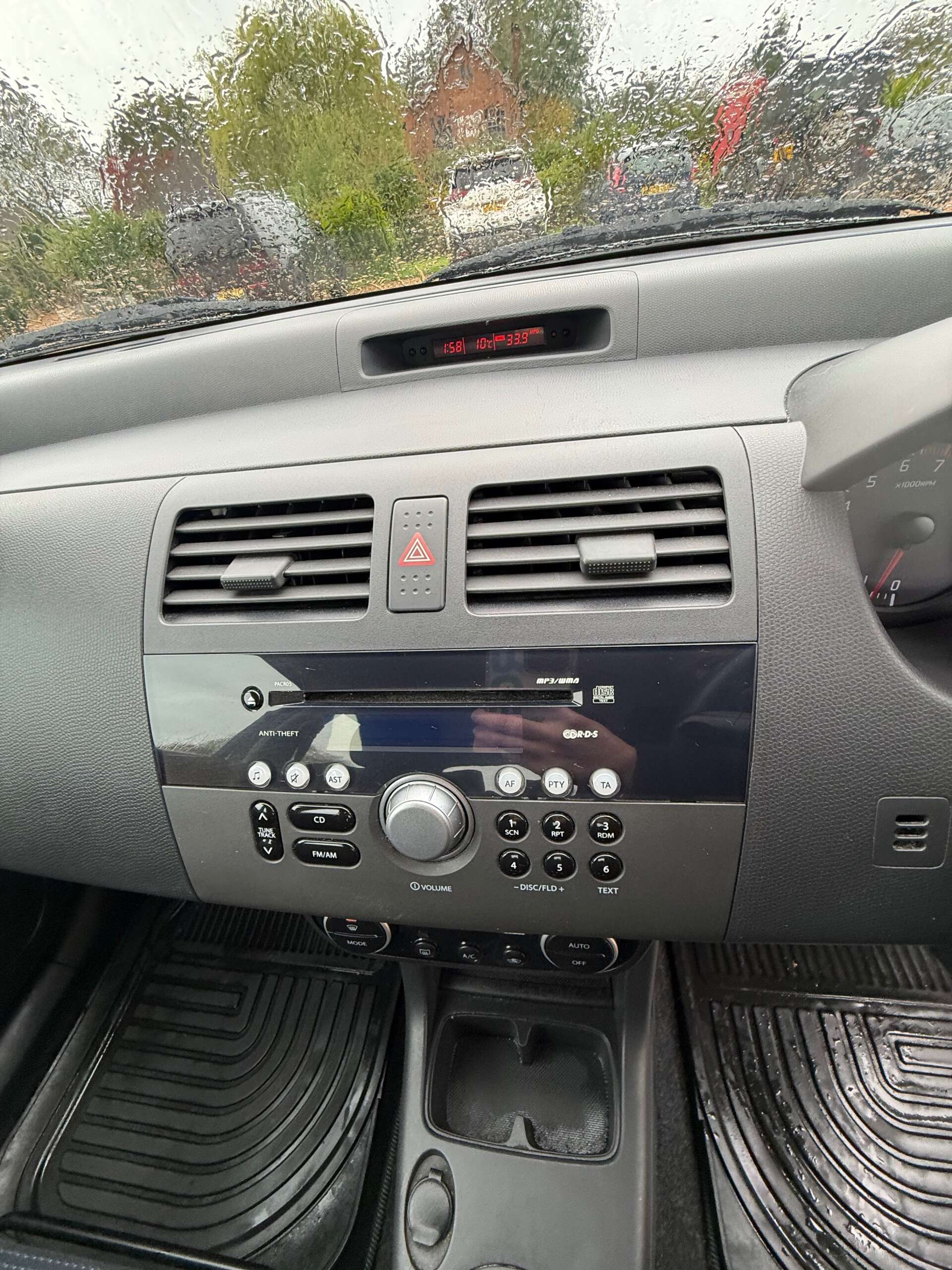 SUZUKI SWIFT