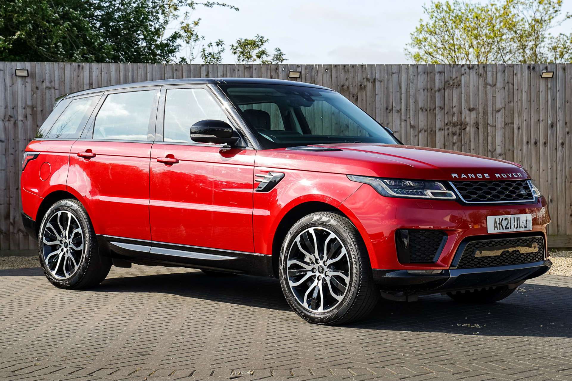 LAND ROVER RANGE ROVER SPORT 3.0 D300 MHEV HSE SUV 5dr Diesel Auto 4WD Euro 6 (s/s) (300 ps) For Sale