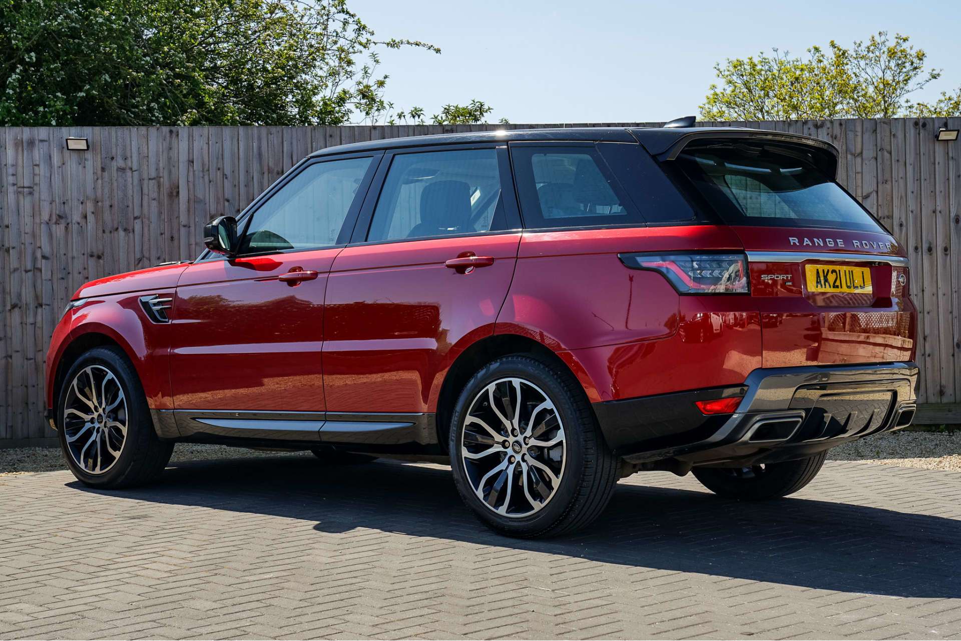 LAND ROVER RANGE ROVER SPORT 3.0 D300 MHEV HSE SUV 5dr Diesel Auto 4WD Euro 6 (s/s) (300 ps) For Sale