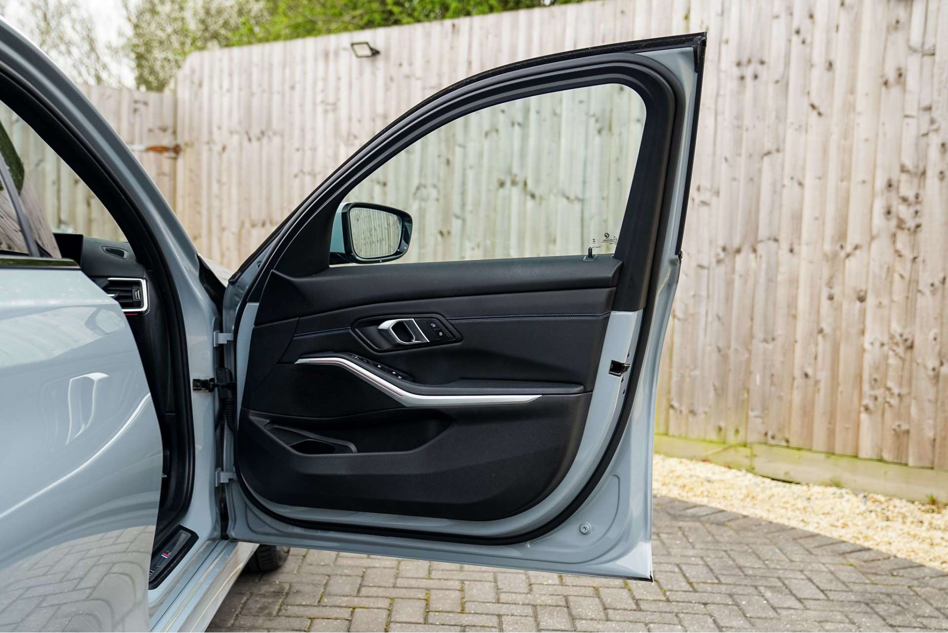 BMW 3 SERIES 2.0 320i M Sport Auto 4dr For Sale