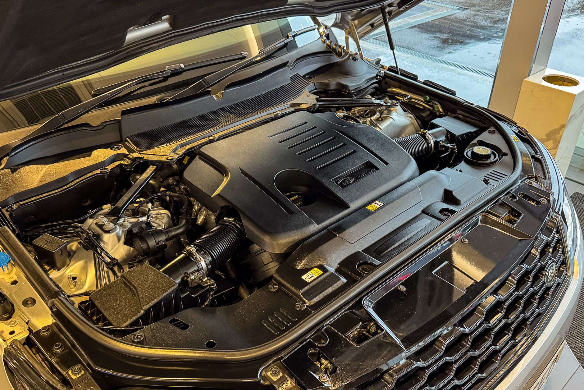 LAND ROVER RANGE ROVER SPORT 3.0 Range Rover Sport HST Auto 4WD 5dr For Sale