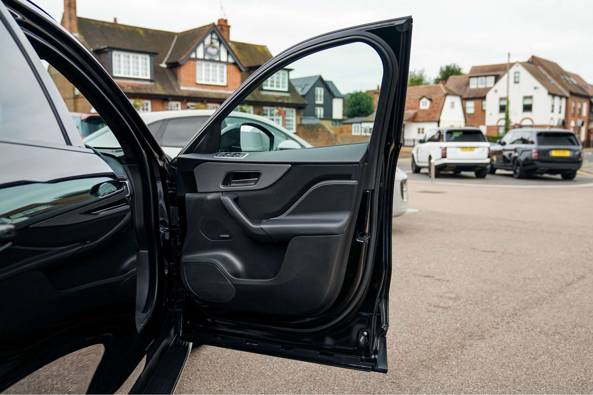 JAGUAR F-PACE 2.0 F-Pace Chequered Flag AWD D Auto 4WD 5dr For Sale