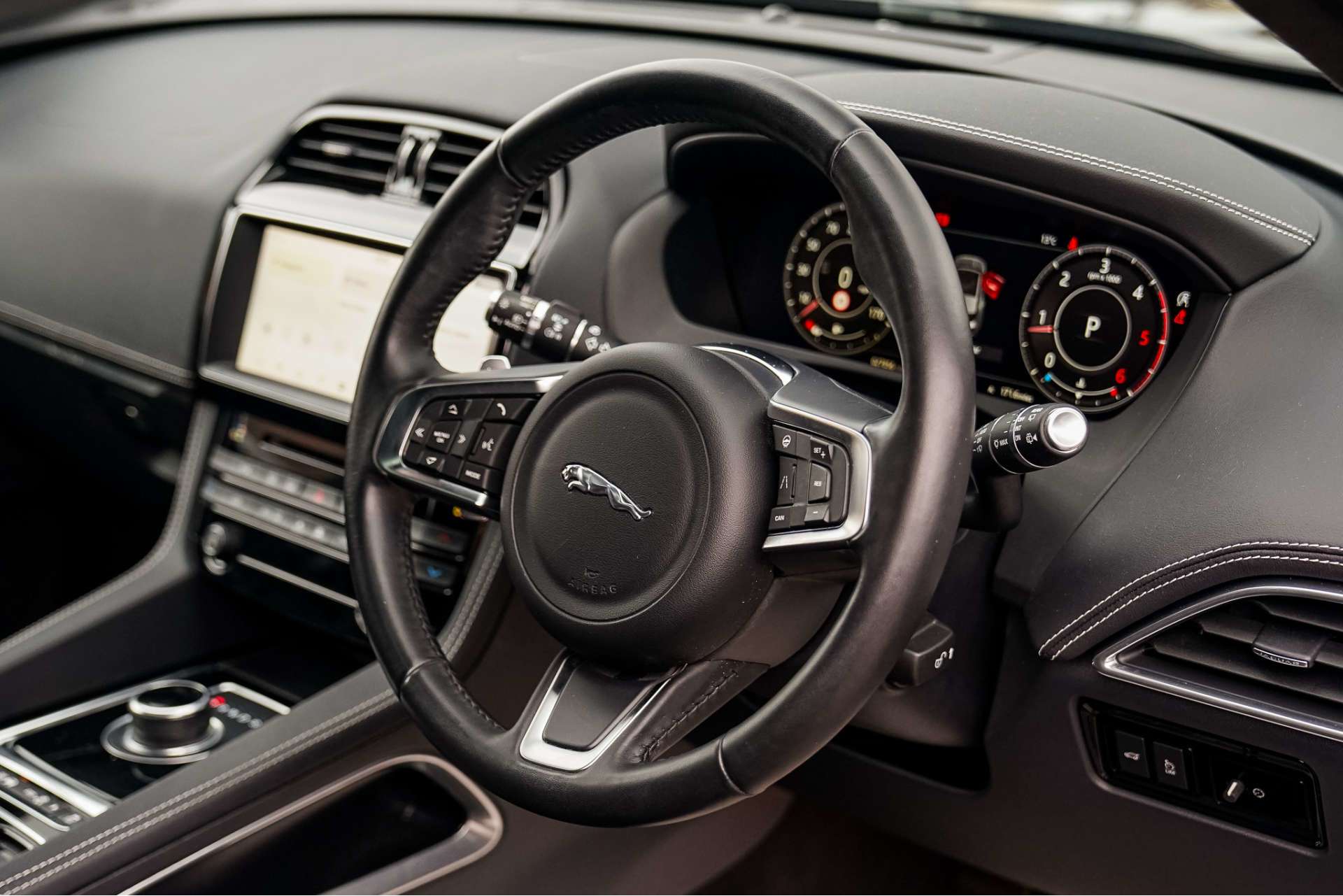 JAGUAR F-PACE 2.0 F-Pace Chequered Flag AWD D Auto 4WD 5dr For Sale