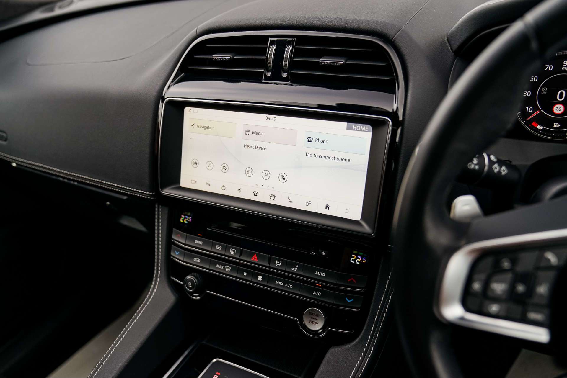 JAGUAR F-PACE 2.0 F-Pace Chequered Flag AWD D Auto 4WD 5dr For Sale