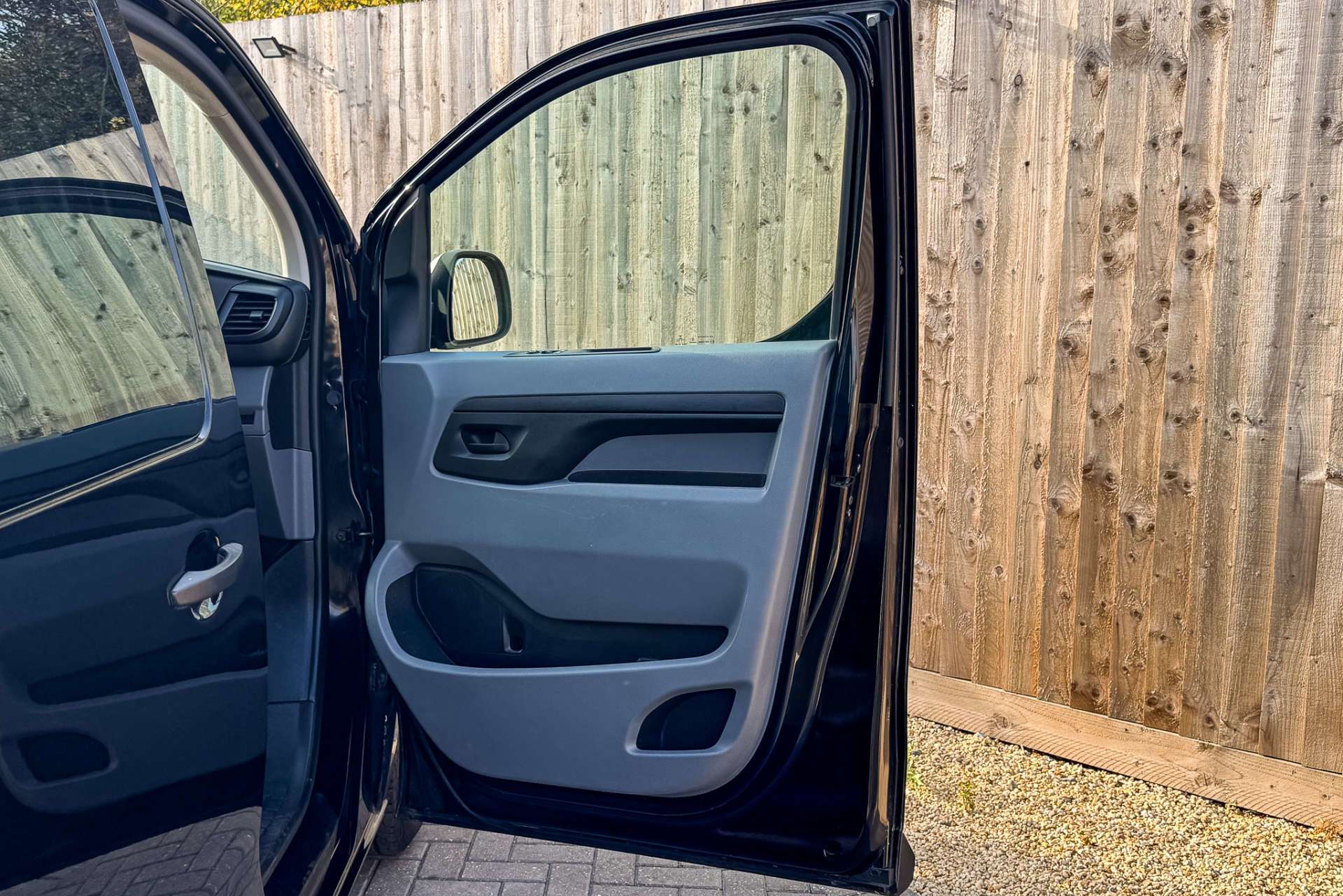 VAUXHALL VIVARO 2.0 Vivaro  F3100 Dynamic S/S Auto For Sale