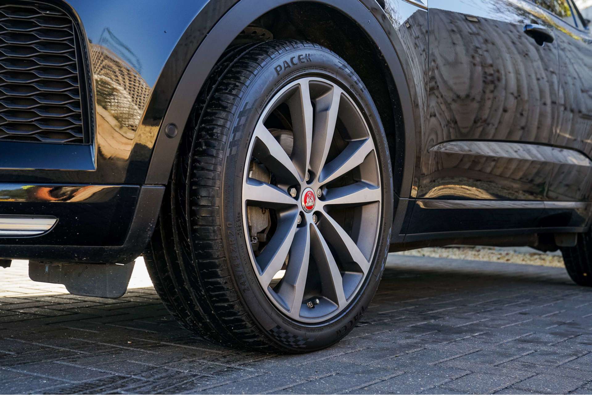 JAGUAR E-PACE 2.0 E-Pace R-Dynamic HSE D AWD Auto 4WD 5dr For Sale