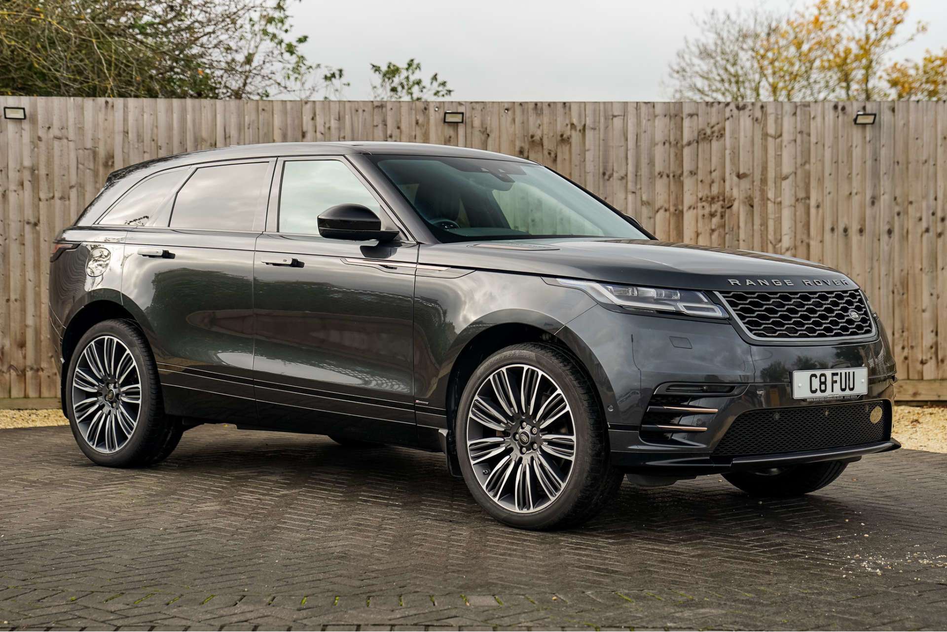 LAND ROVER RANGE ROVER VELAR 2.0 Range Rover Velar R-Dynamic HSE P250 Auto 4WD 5dr For Sale