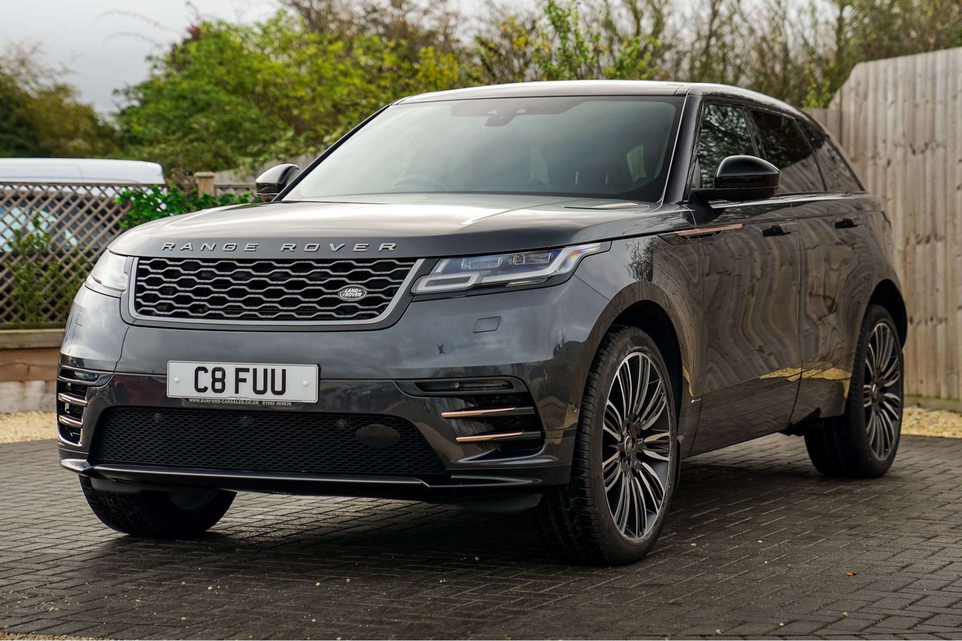 LAND ROVER RANGE ROVER VELAR 2.0 Range Rover Velar R-Dynamic HSE P250 Auto 4WD 5dr For Sale