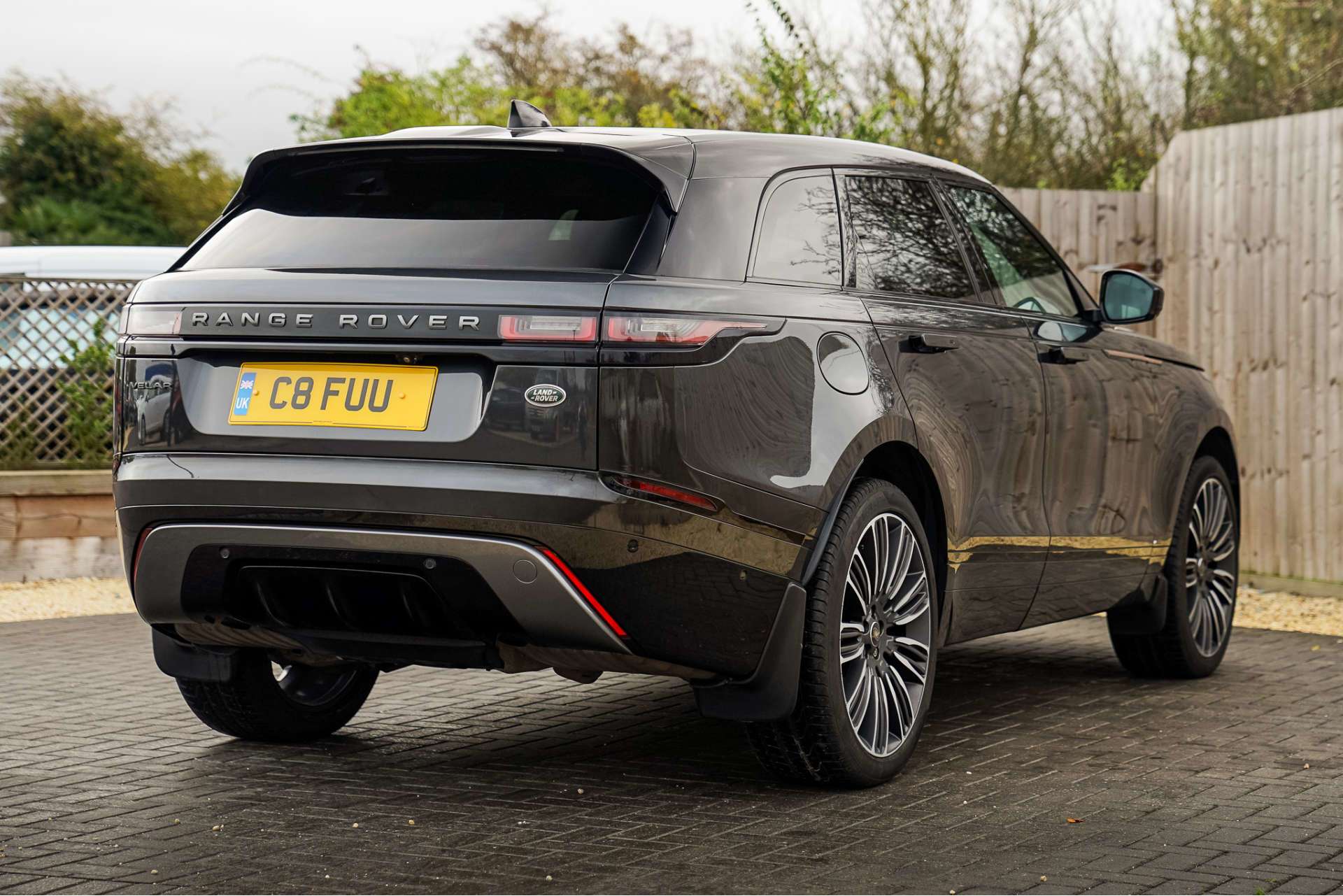 LAND ROVER RANGE ROVER VELAR 2.0 Range Rover Velar R-Dynamic HSE P250 Auto 4WD 5dr For Sale