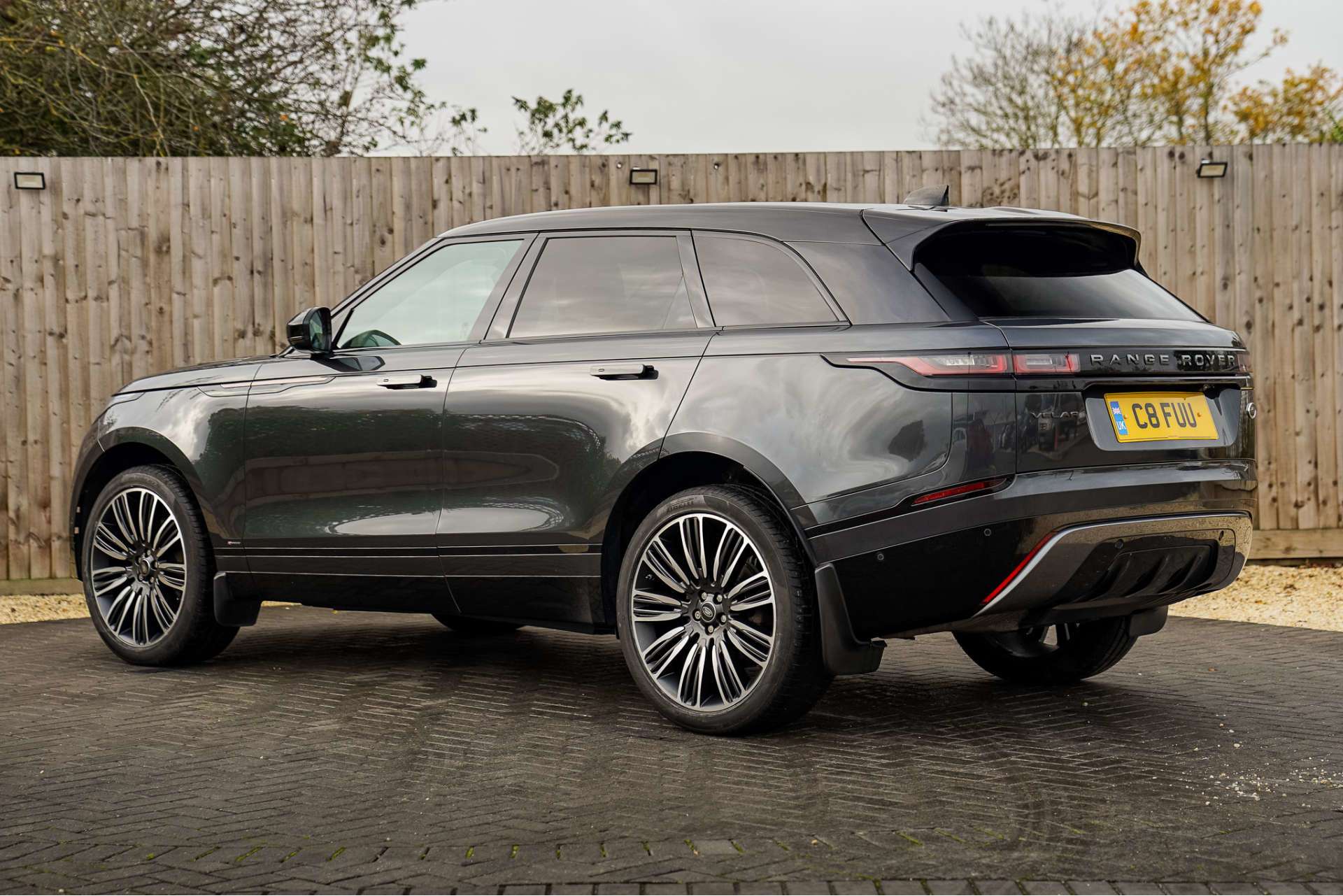 LAND ROVER RANGE ROVER VELAR 2.0 Range Rover Velar R-Dynamic HSE P250 Auto 4WD 5dr For Sale