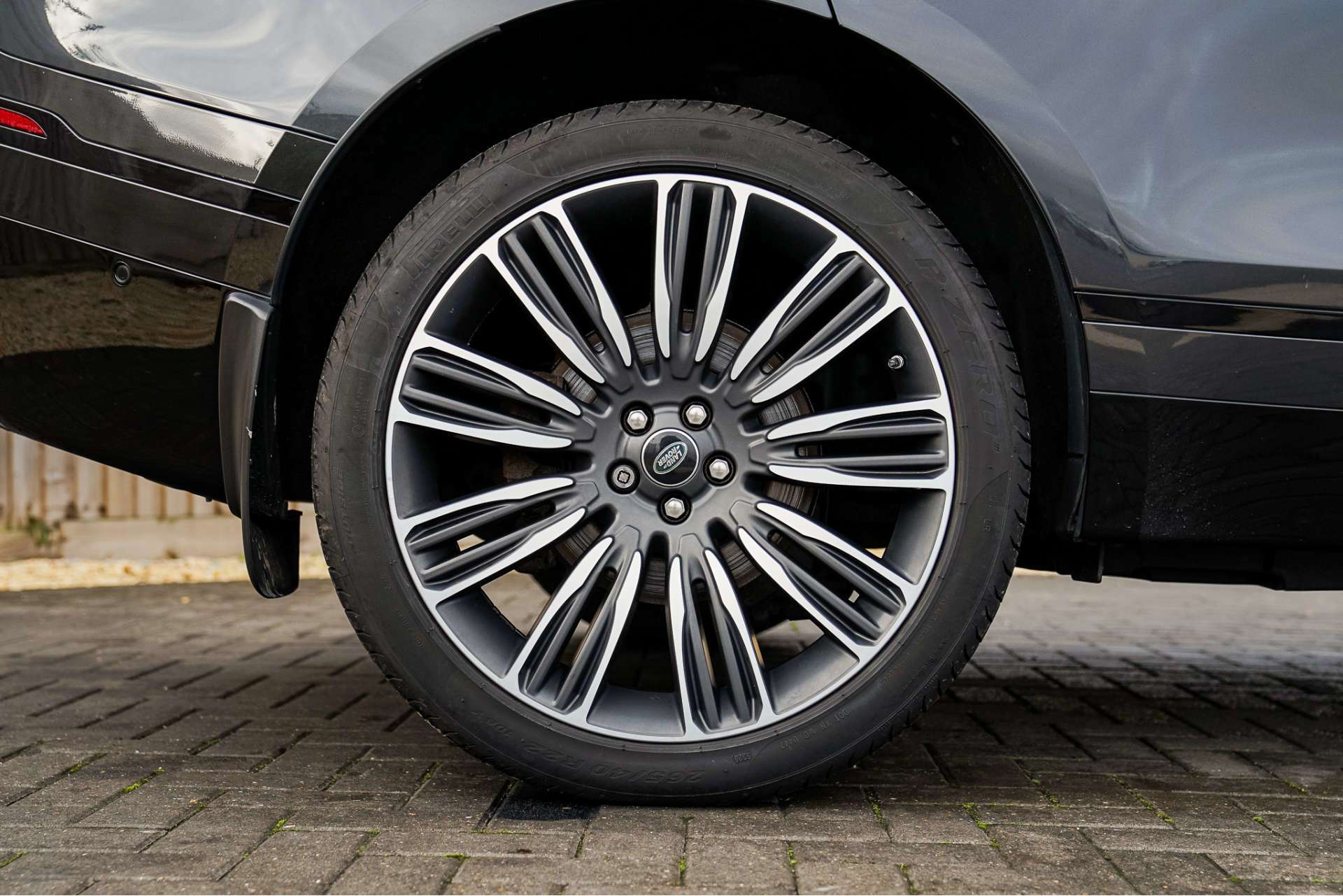 LAND ROVER RANGE ROVER VELAR 2.0 Range Rover Velar R-Dynamic HSE P250 Auto 4WD 5dr For Sale