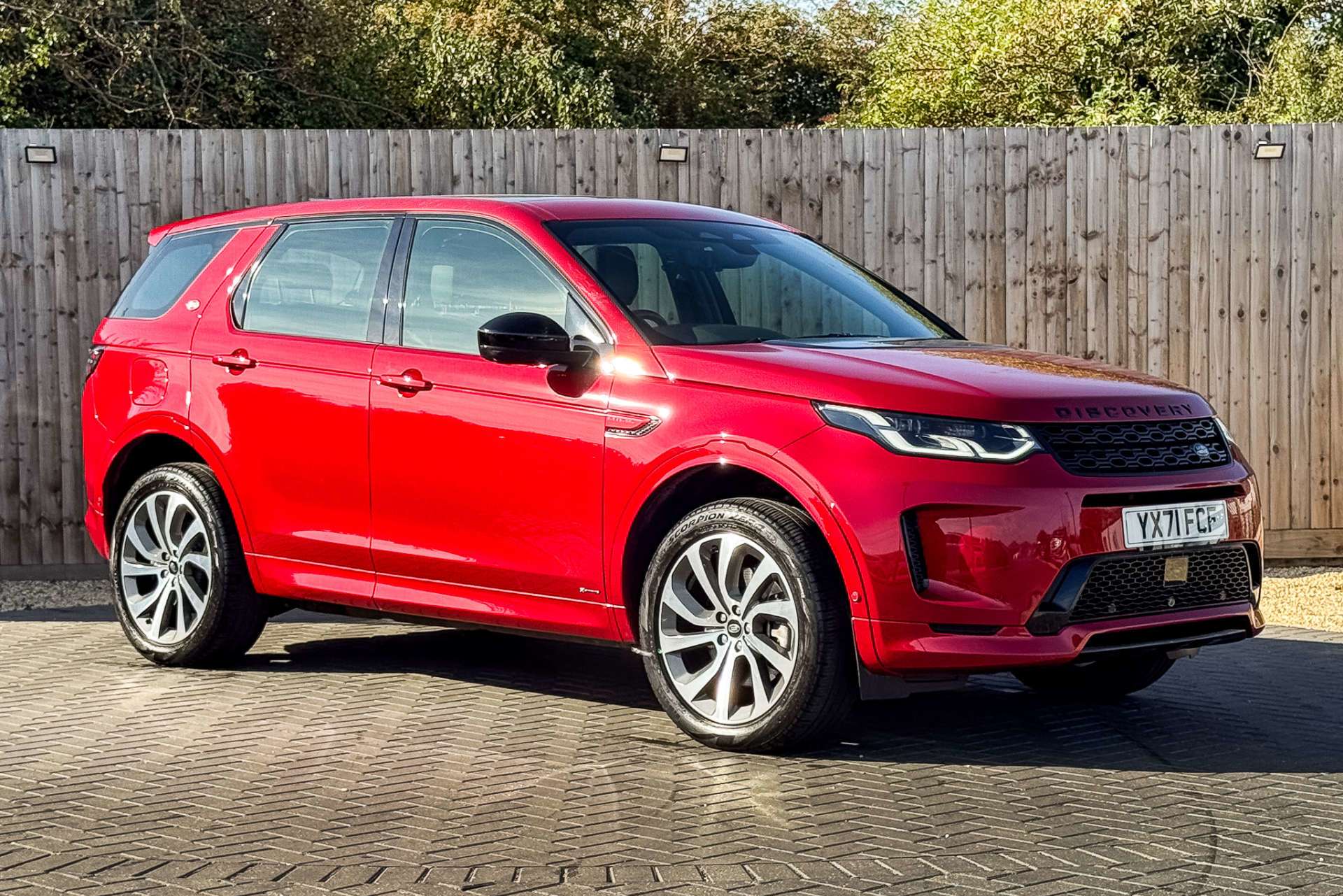 LAND ROVER DISCOVERY SPORT 1.5 Discovery Sport R-Dynamic HSE P300e Auto 4WD 5dr For Sale