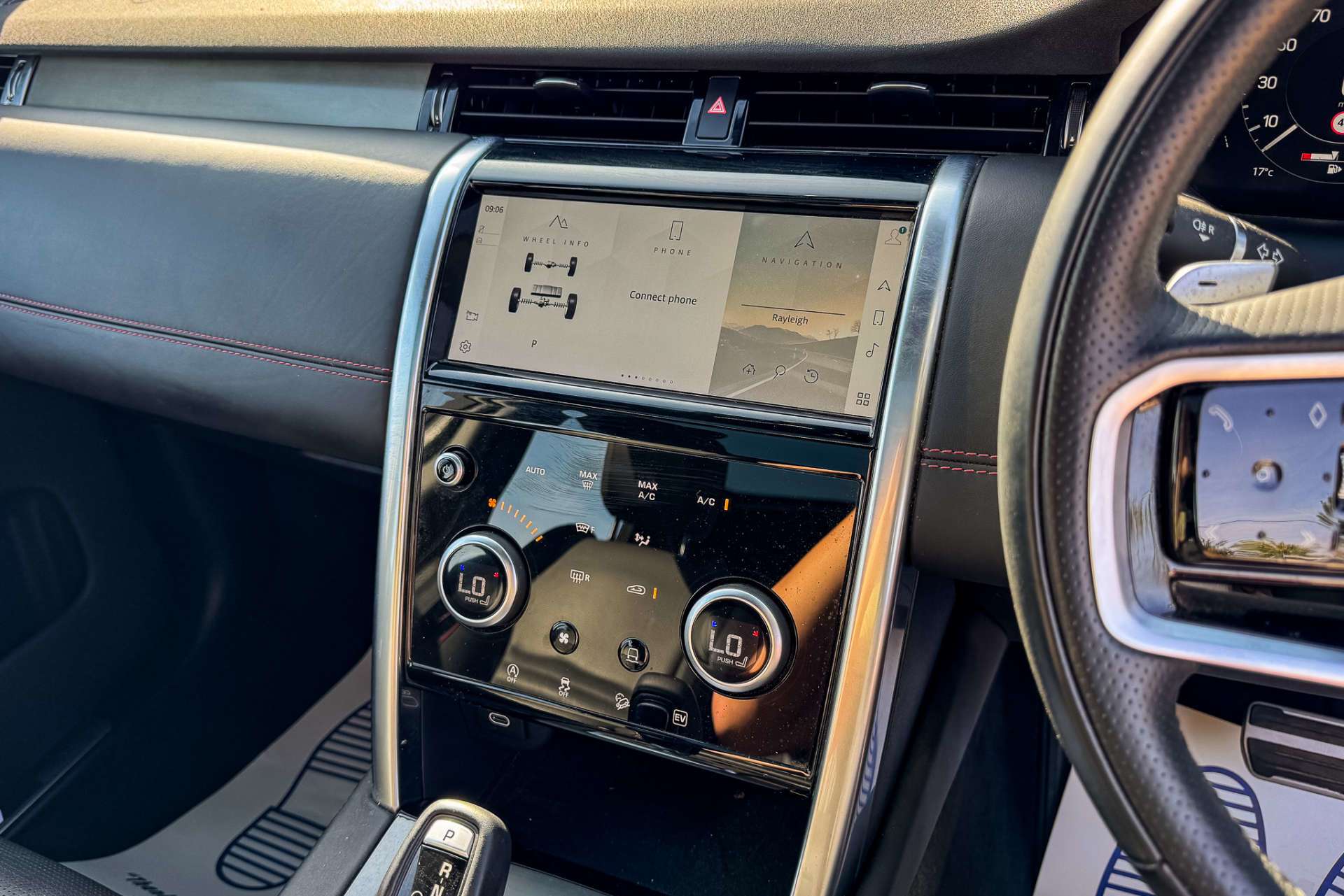 LAND ROVER DISCOVERY SPORT 1.5 Discovery Sport R-Dynamic HSE P300e Auto 4WD 5dr For Sale