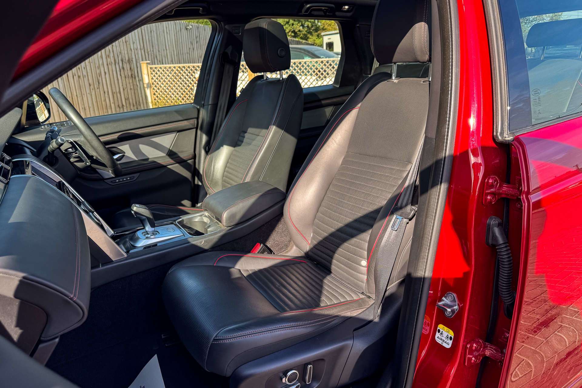 LAND ROVER DISCOVERY SPORT 1.5 Discovery Sport R-Dynamic HSE P300e Auto 4WD 5dr For Sale