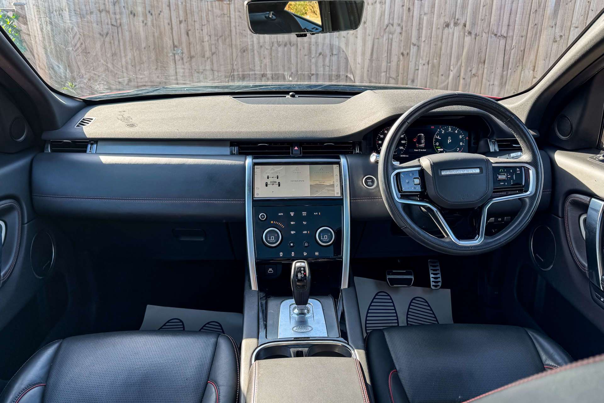 LAND ROVER DISCOVERY SPORT 1.5 Discovery Sport R-Dynamic HSE P300e Auto 4WD 5dr For Sale