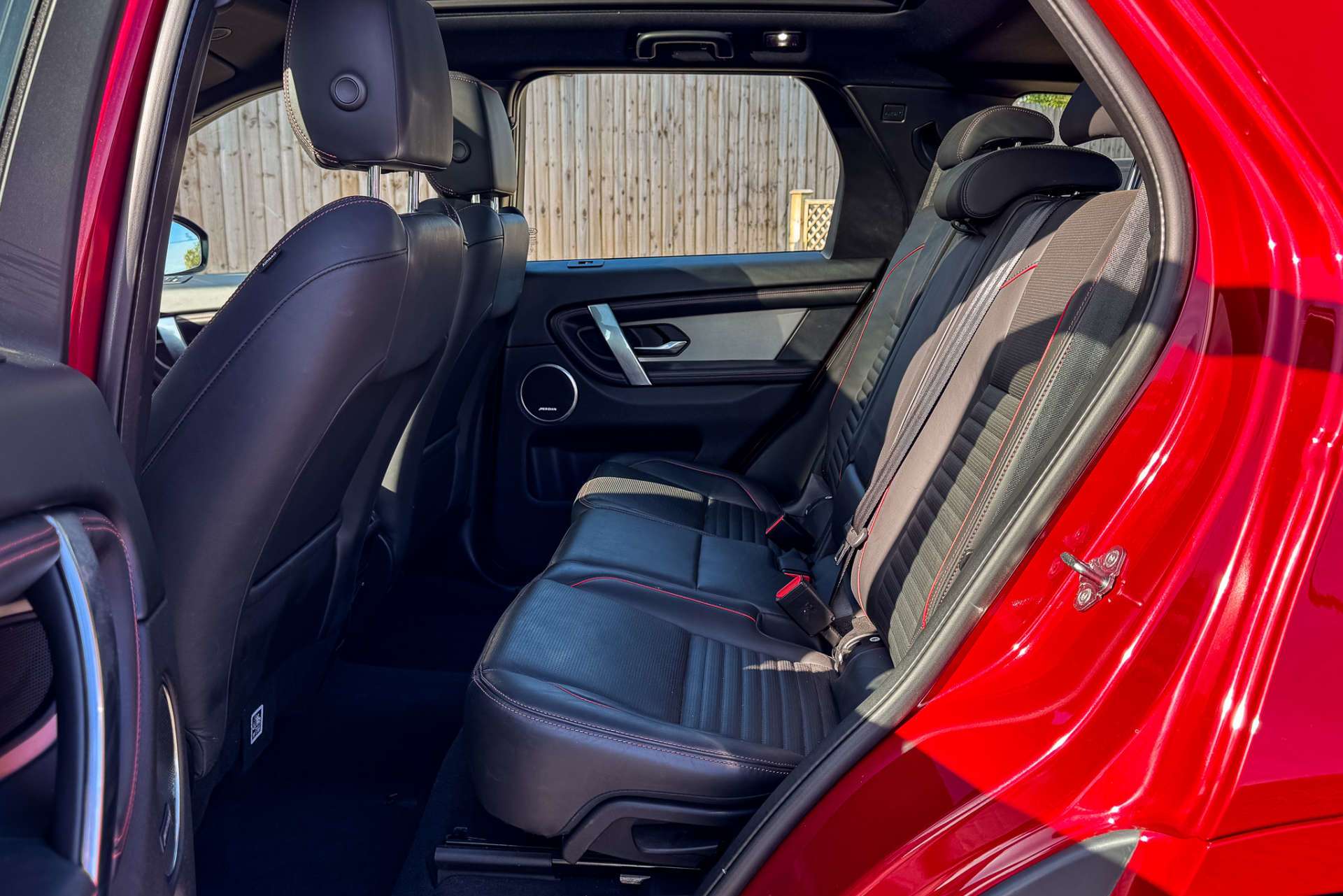 LAND ROVER DISCOVERY SPORT 1.5 Discovery Sport R-Dynamic HSE P300e Auto 4WD 5dr For Sale