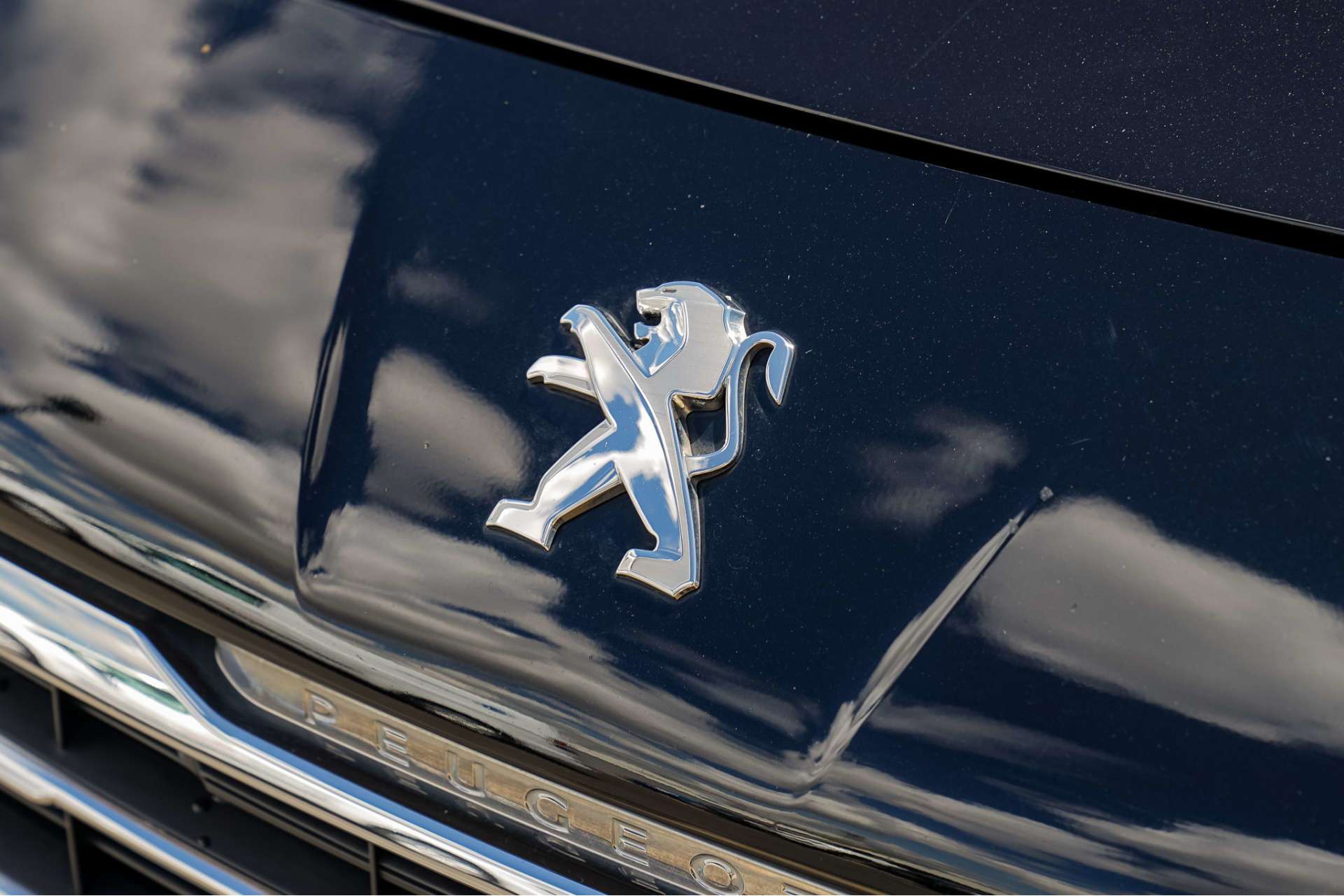 PEUGEOT 3008 1.6 3008 Allure Blue HDi S/S Auto 5dr For Sale