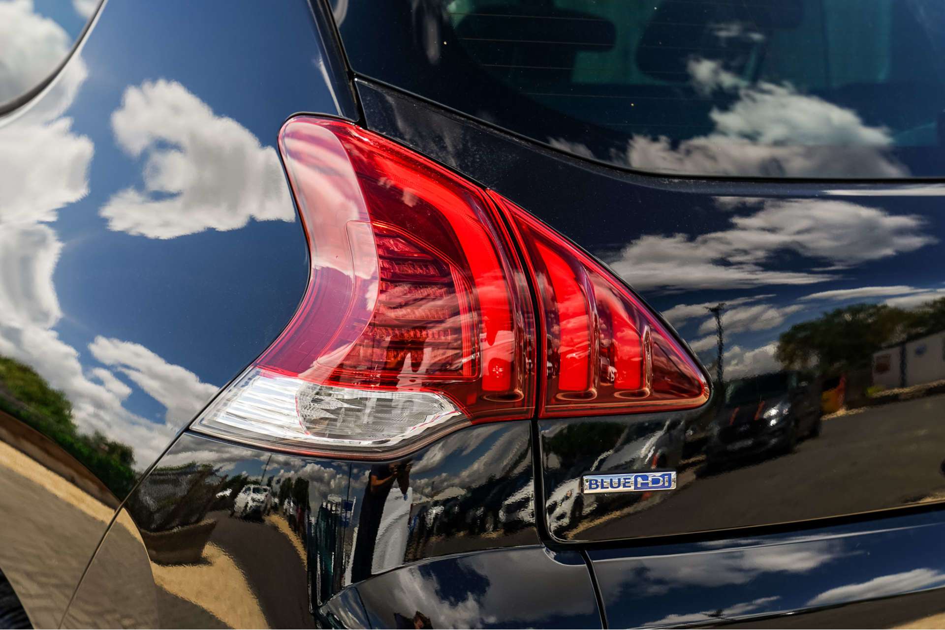 PEUGEOT 3008 1.6 3008 Allure Blue HDi S/S Auto 5dr For Sale