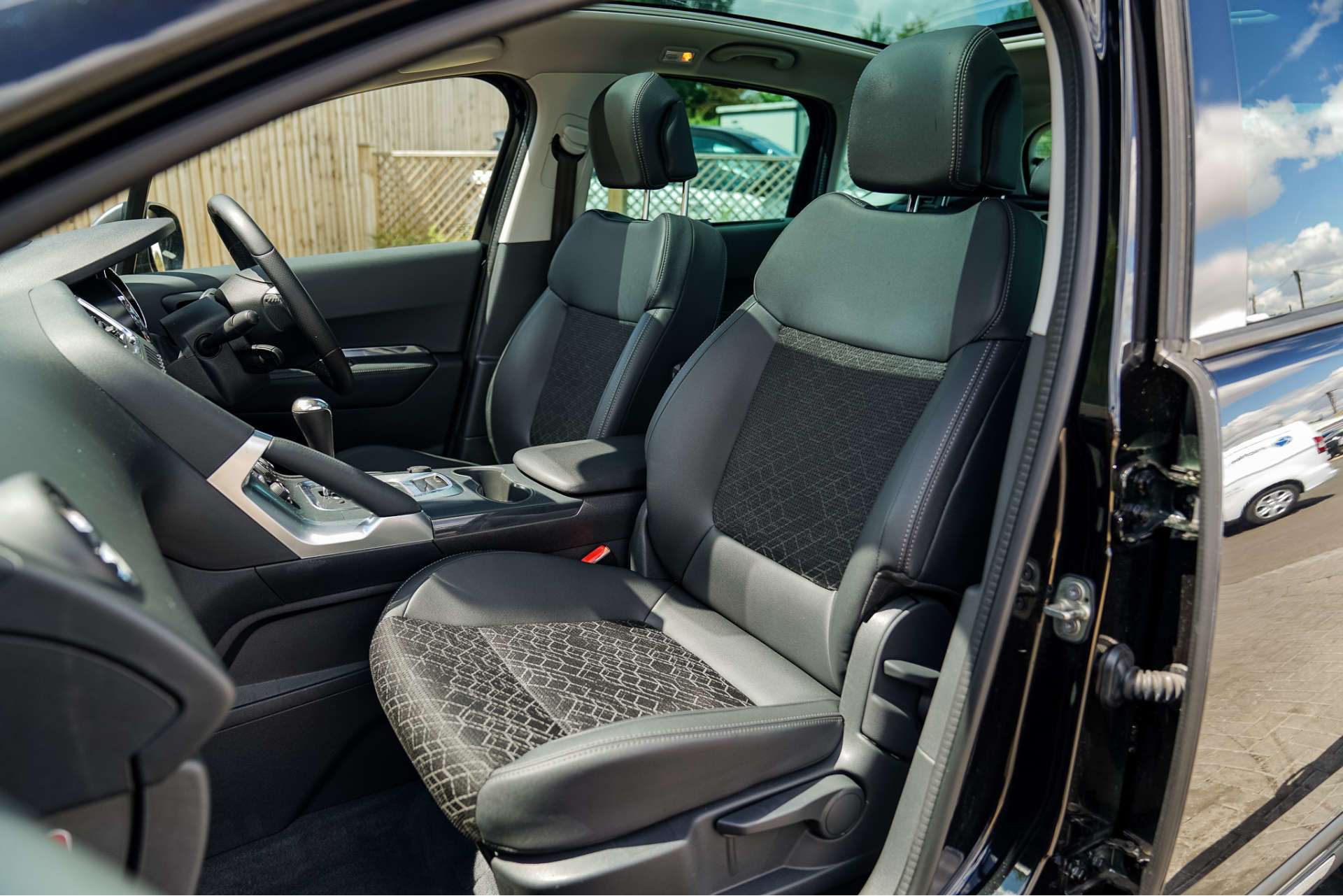 PEUGEOT 3008 1.6 3008 Allure Blue HDi S/S Auto 5dr For Sale