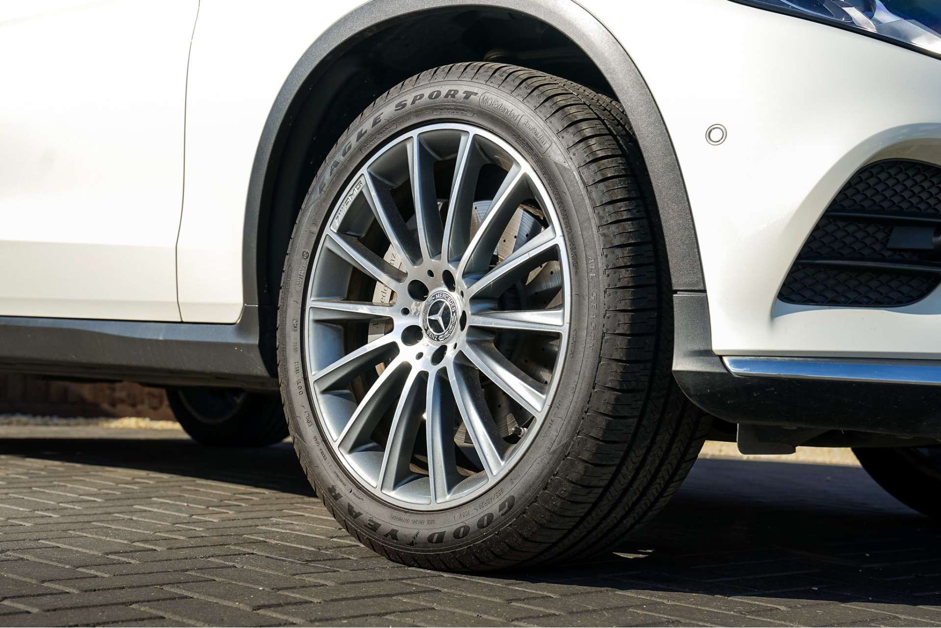 MERCEDES-BENZ GLC 2.0 GLC250 AMG Line (Premium Plus) SUV 5dr Petrol G-Tronic 4MATIC Euro 6 (s/s) (211 ps) For Sale