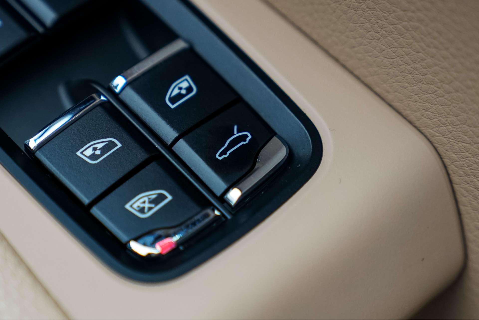 PORSCHE Macan 2.0 Macan Semi-Auto 4WD 5dr For Sale