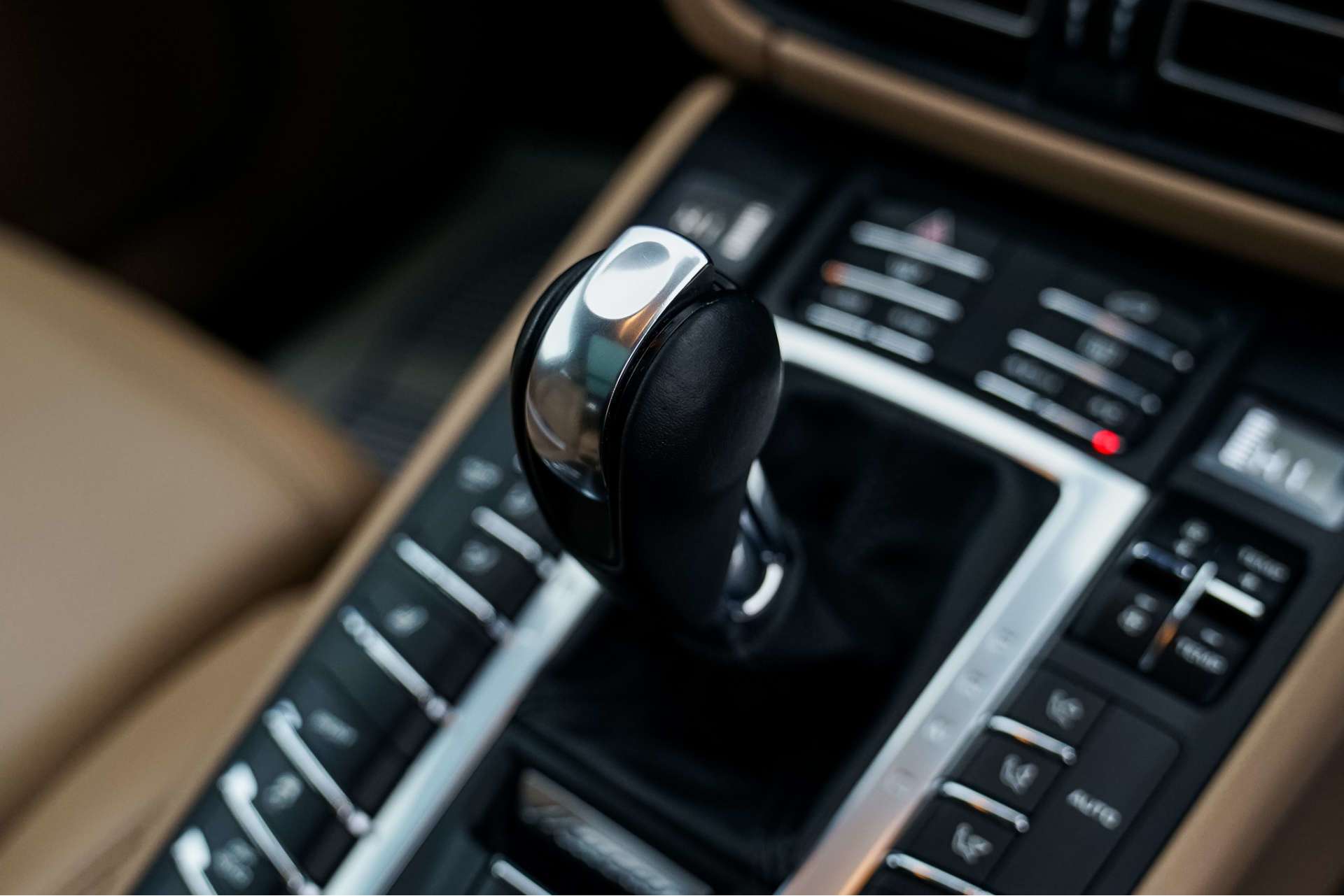 PORSCHE Macan 2.0 Macan Semi-Auto 4WD 5dr For Sale