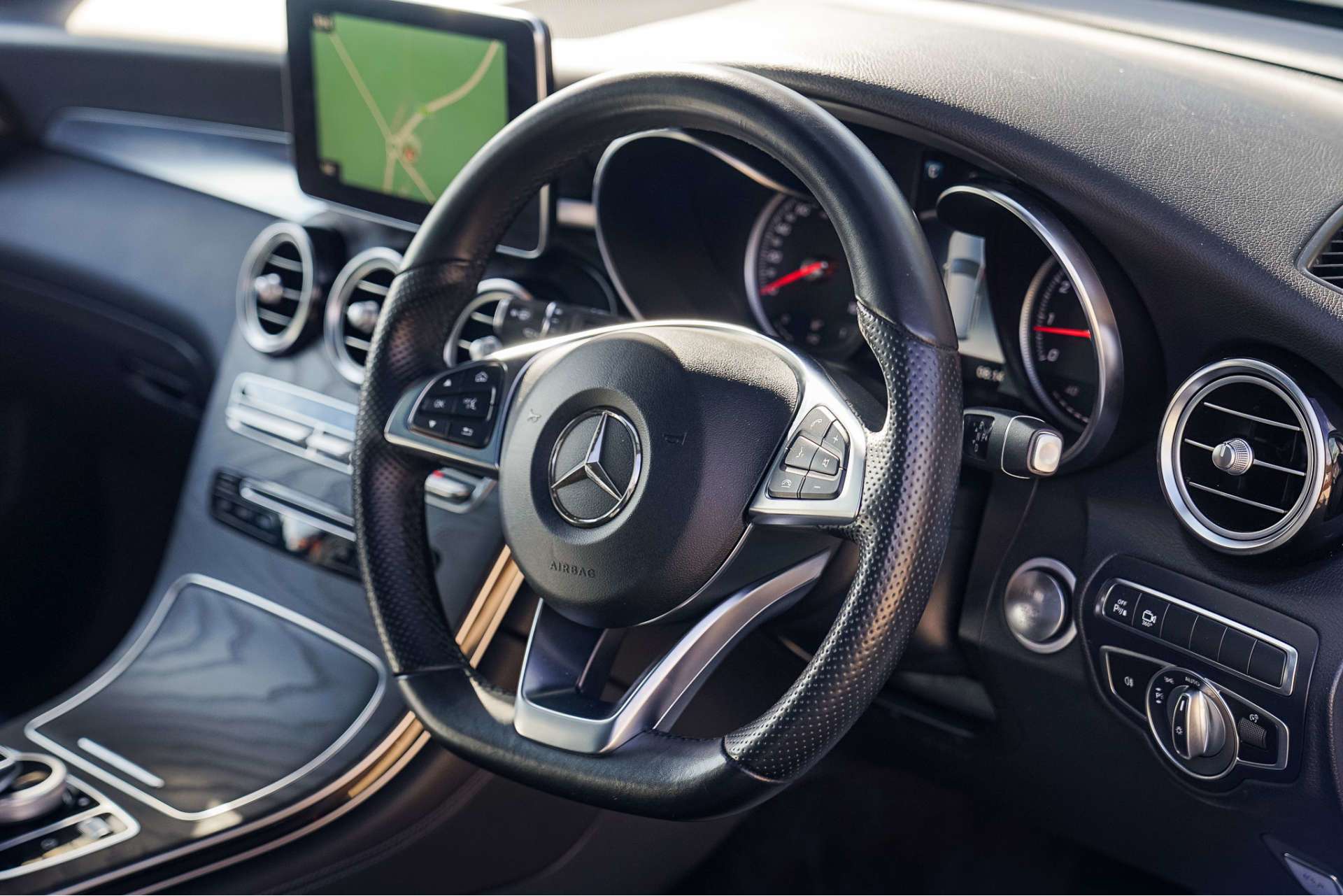 MERCEDES-BENZ GLC 2.0 GLC250 AMG Line (Premium Plus) SUV 5dr Petrol G-Tronic 4MATIC Euro 6 (s/s) (211 ps) For Sale