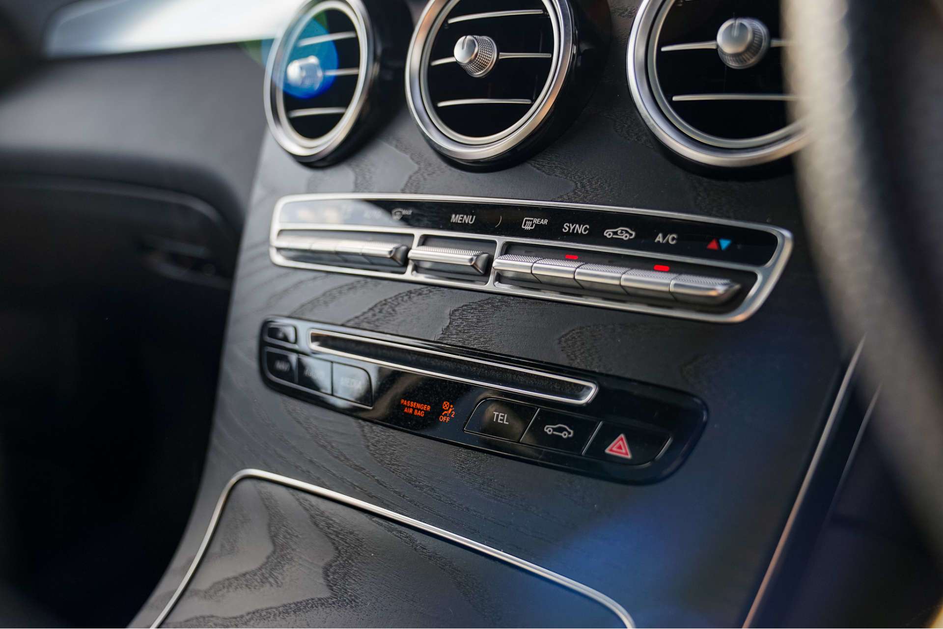 MERCEDES-BENZ GLC 2.0 GLC250 AMG Line (Premium Plus) SUV 5dr Petrol G-Tronic 4MATIC Euro 6 (s/s) (211 ps) For Sale