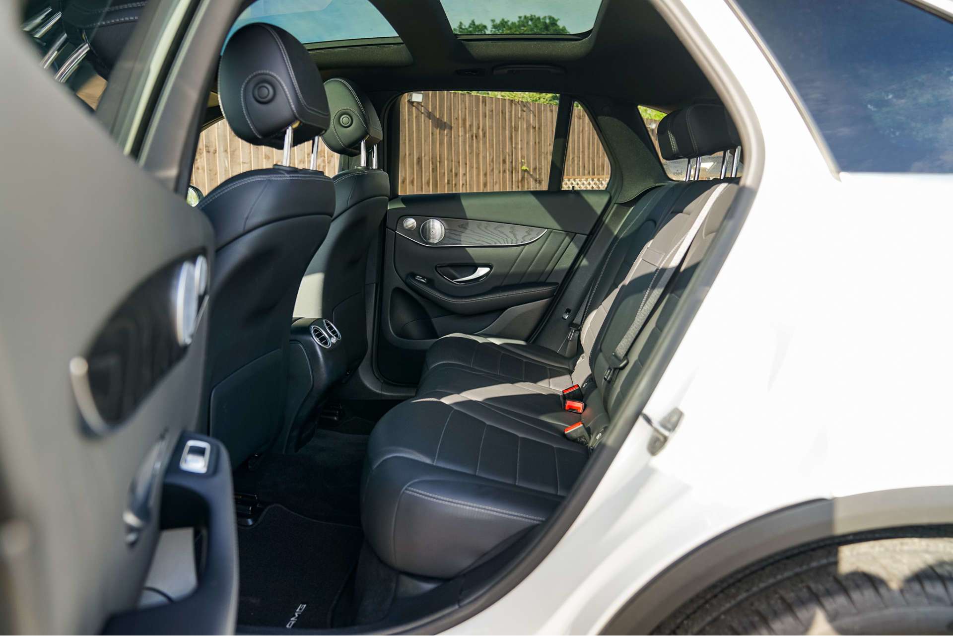 MERCEDES-BENZ GLC 2.0 GLC250 AMG Line (Premium Plus) SUV 5dr Petrol G-Tronic 4MATIC Euro 6 (s/s) (211 ps) For Sale