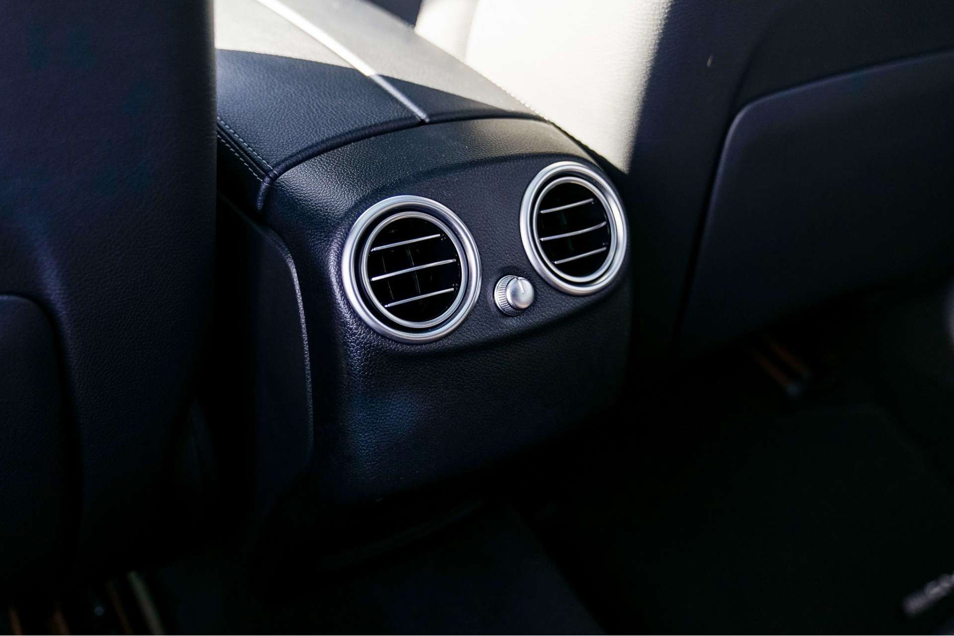 MERCEDES-BENZ GLC 2.0 GLC250 AMG Line (Premium Plus) SUV 5dr Petrol G-Tronic 4MATIC Euro 6 (s/s) (211 ps) For Sale
