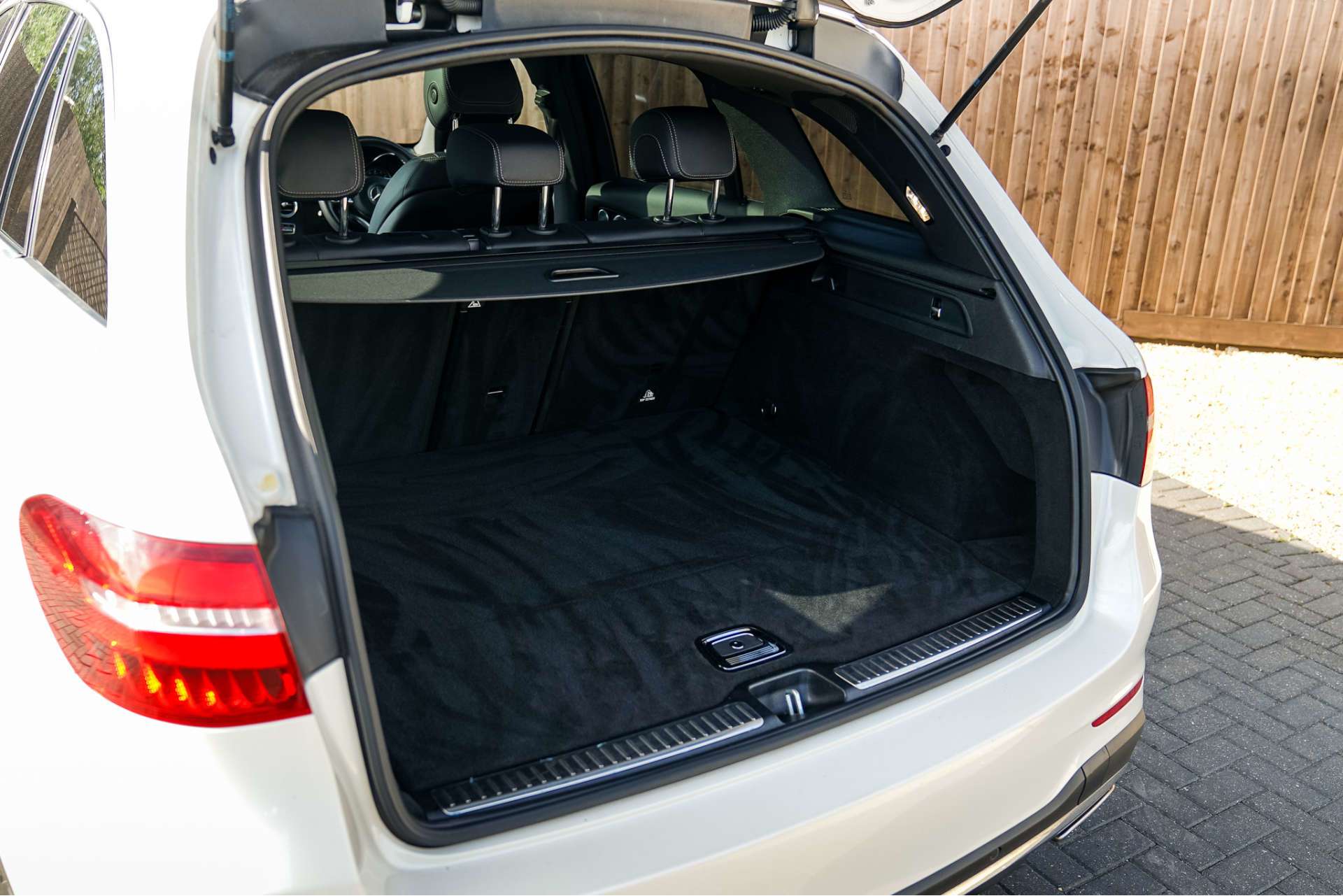 MERCEDES-BENZ GLC 2.0 GLC250 AMG Line (Premium Plus) SUV 5dr Petrol G-Tronic 4MATIC Euro 6 (s/s) (211 ps) For Sale