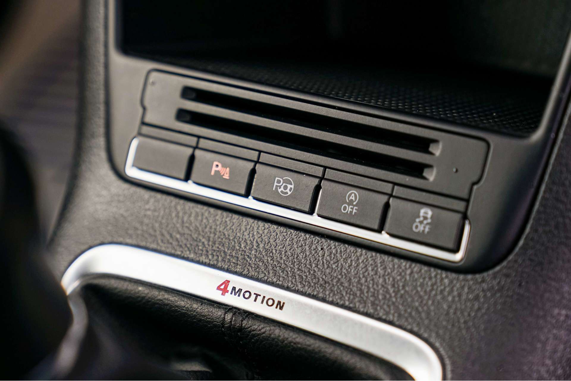 VOLKSWAGEN TIGUAN 2.0 Tiguan Match TDI BlueMotion Technology 4Motion 4WD 5dr For Sale