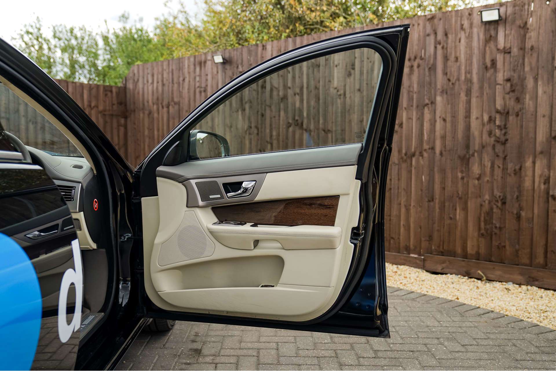 JAGUAR XF 3.0 XF Portfolio V6 Auto 4dr For Sale