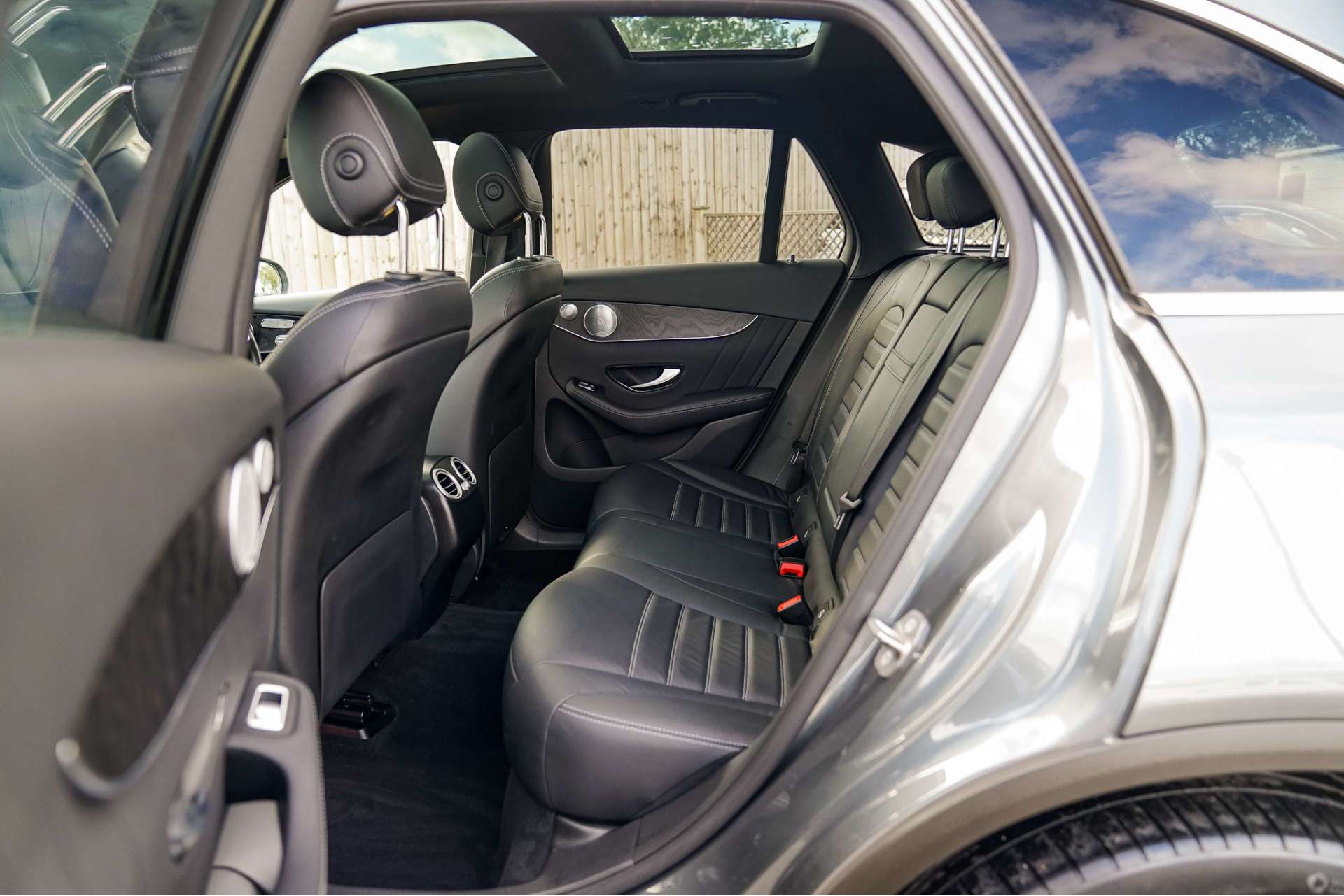 MERCEDES-BENZ GLC 2.0 GLC 300 AMG Line Premium+ D 4Matic Auto 4WD 5dr For Sale