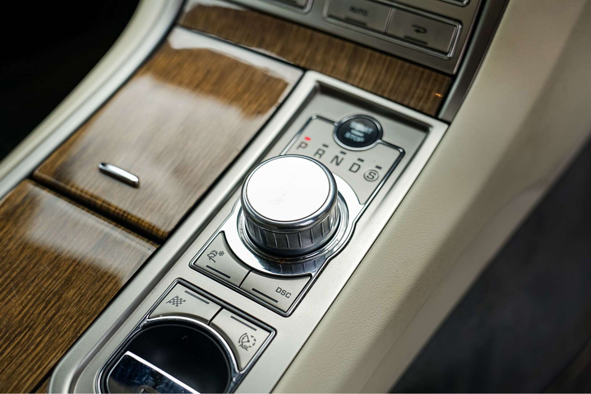 JAGUAR XF 3.0 XF Portfolio V6 Auto 4dr For Sale