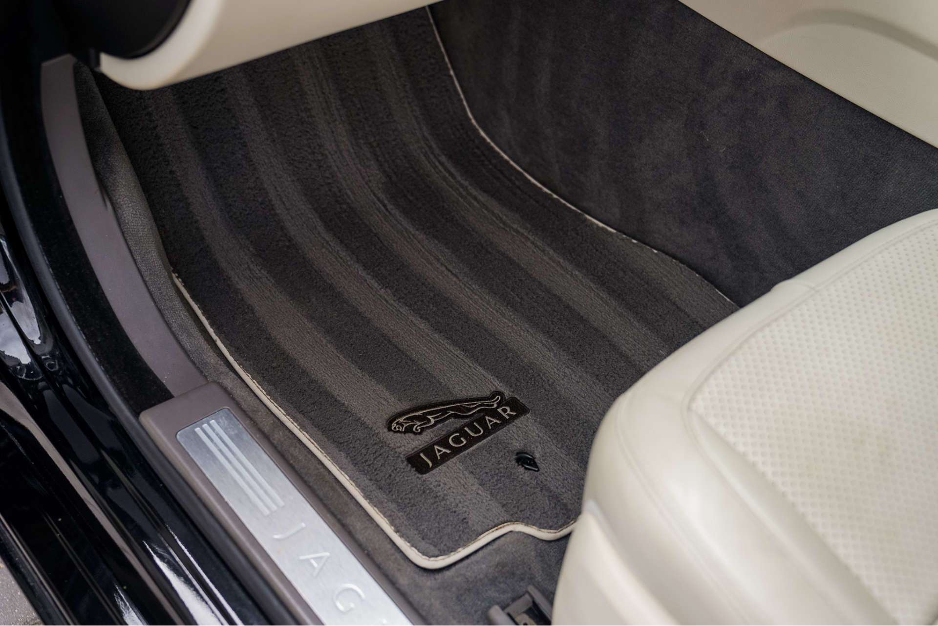 JAGUAR XF 3.0 XF Portfolio V6 Auto 4dr For Sale