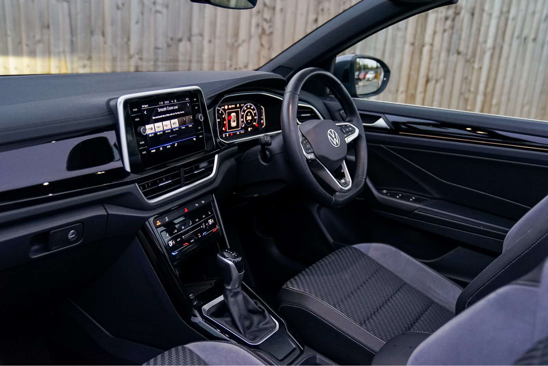 VOLKSWAGEN T-ROC 1.5 T-Roc R-Line TSI Semi-Auto 2dr For Sale