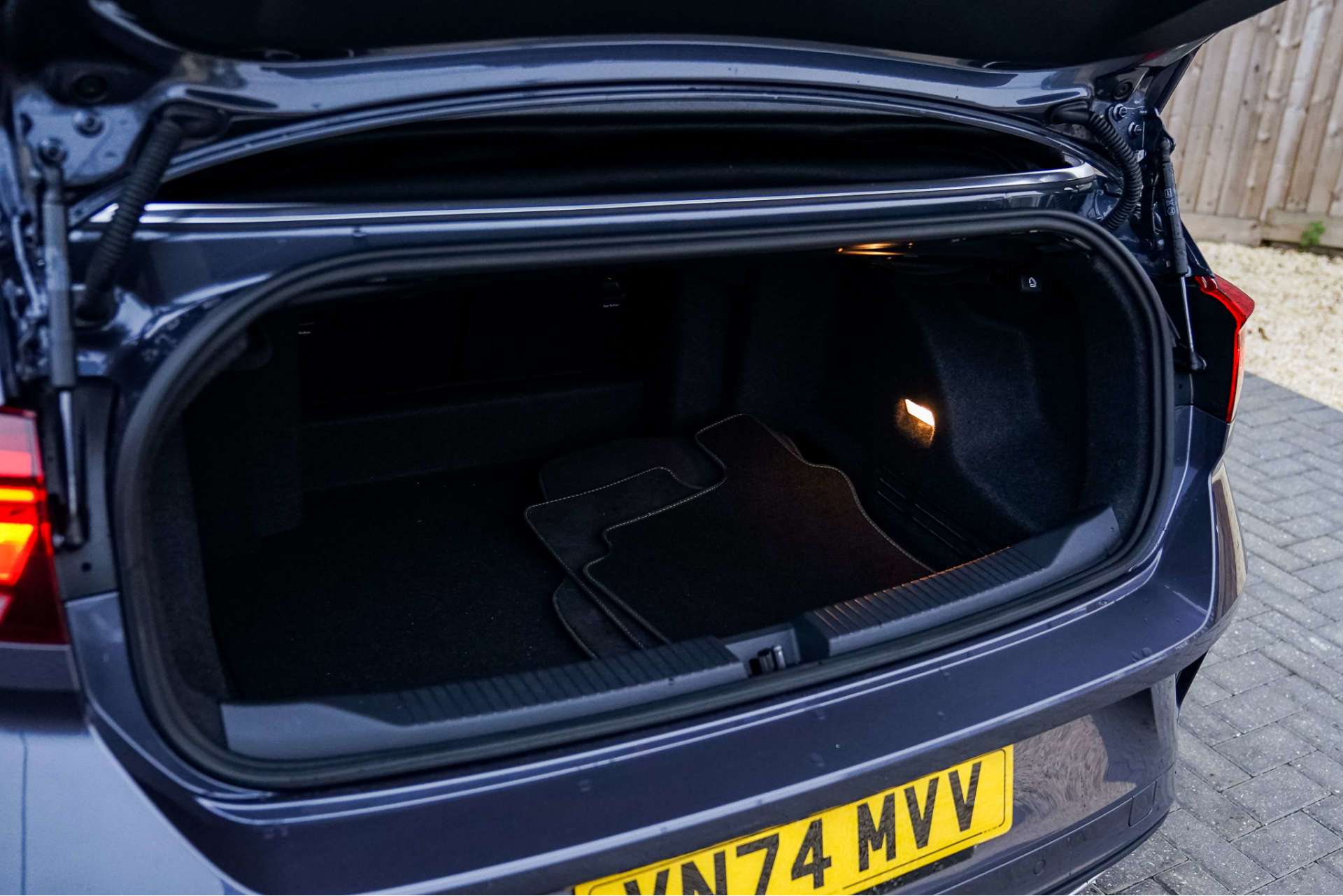 VOLKSWAGEN T-ROC 1.5 T-Roc R-Line TSI Semi-Auto 2dr For Sale