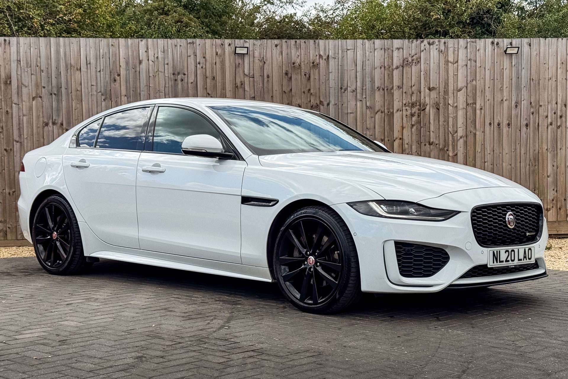 JAGUAR XE 2.0 XE R-Dynamic SE D Auto 4dr For Sale