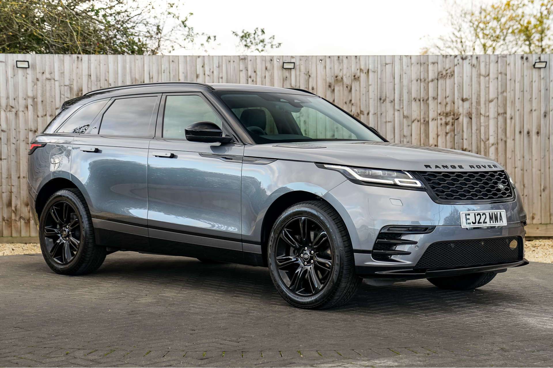 LAND ROVER RANGE ROVER VELAR 2.0 Range Rover Velar Edition D MHEV Auto 4WD 5dr For Sale