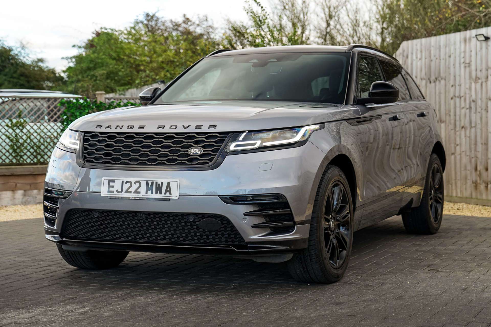 LAND ROVER RANGE ROVER VELAR 2.0 Range Rover Velar Edition D MHEV Auto 4WD 5dr For Sale