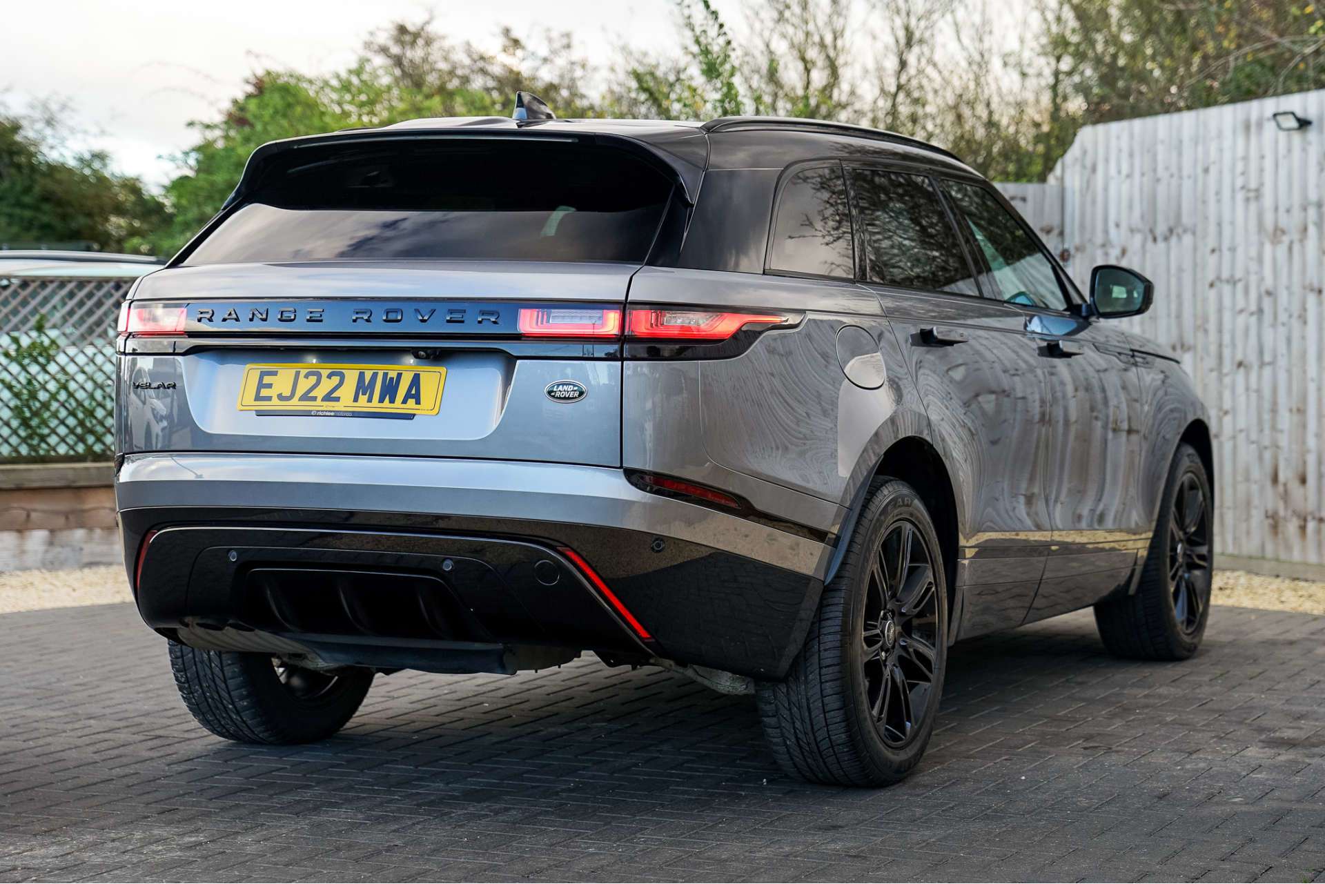 LAND ROVER RANGE ROVER VELAR 2.0 Range Rover Velar Edition D MHEV Auto 4WD 5dr For Sale
