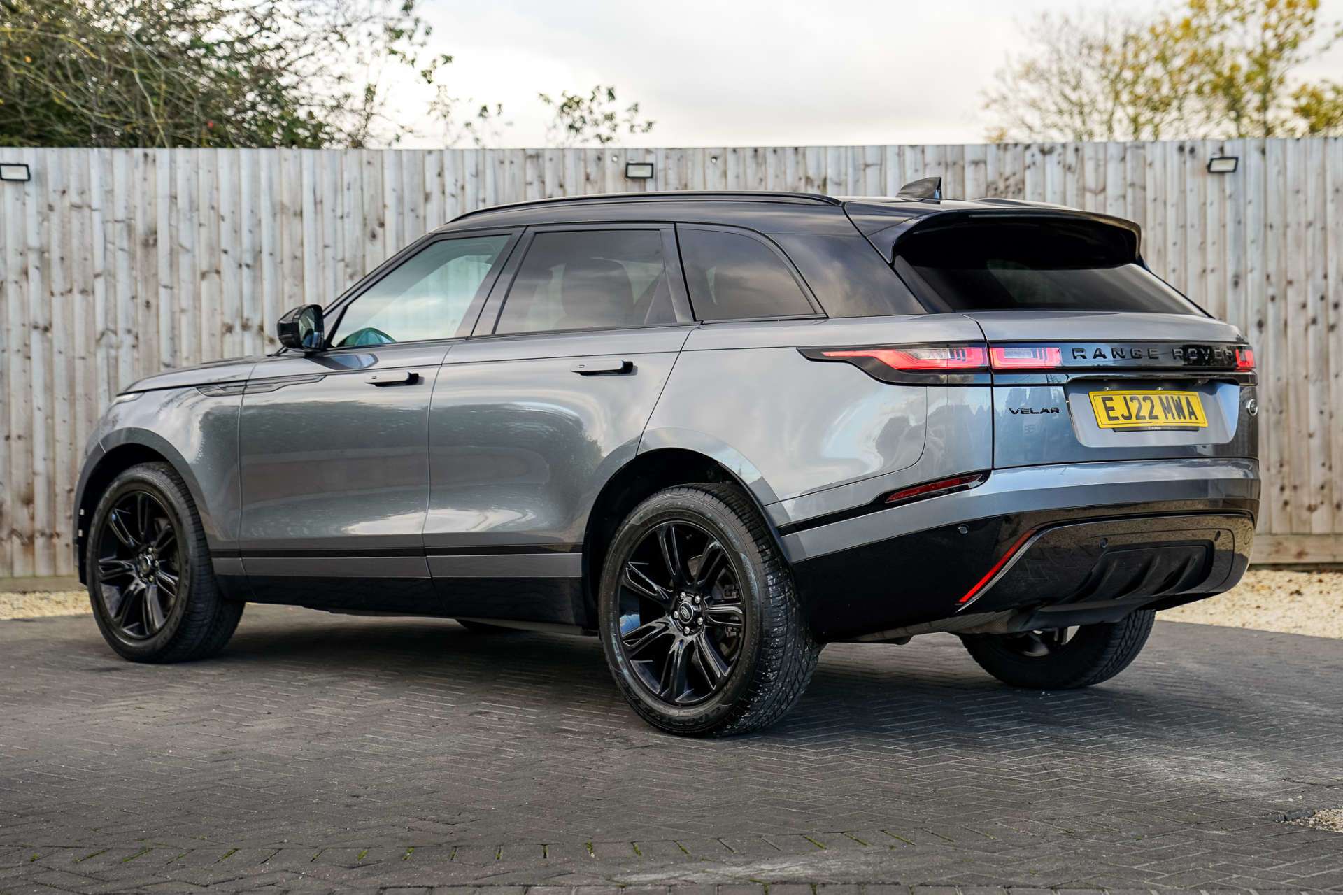 LAND ROVER RANGE ROVER VELAR 2.0 Range Rover Velar Edition D MHEV Auto 4WD 5dr For Sale