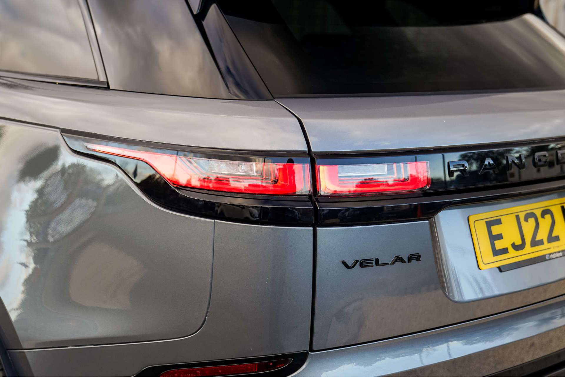 LAND ROVER RANGE ROVER VELAR 2.0 Range Rover Velar Edition D MHEV Auto 4WD 5dr For Sale