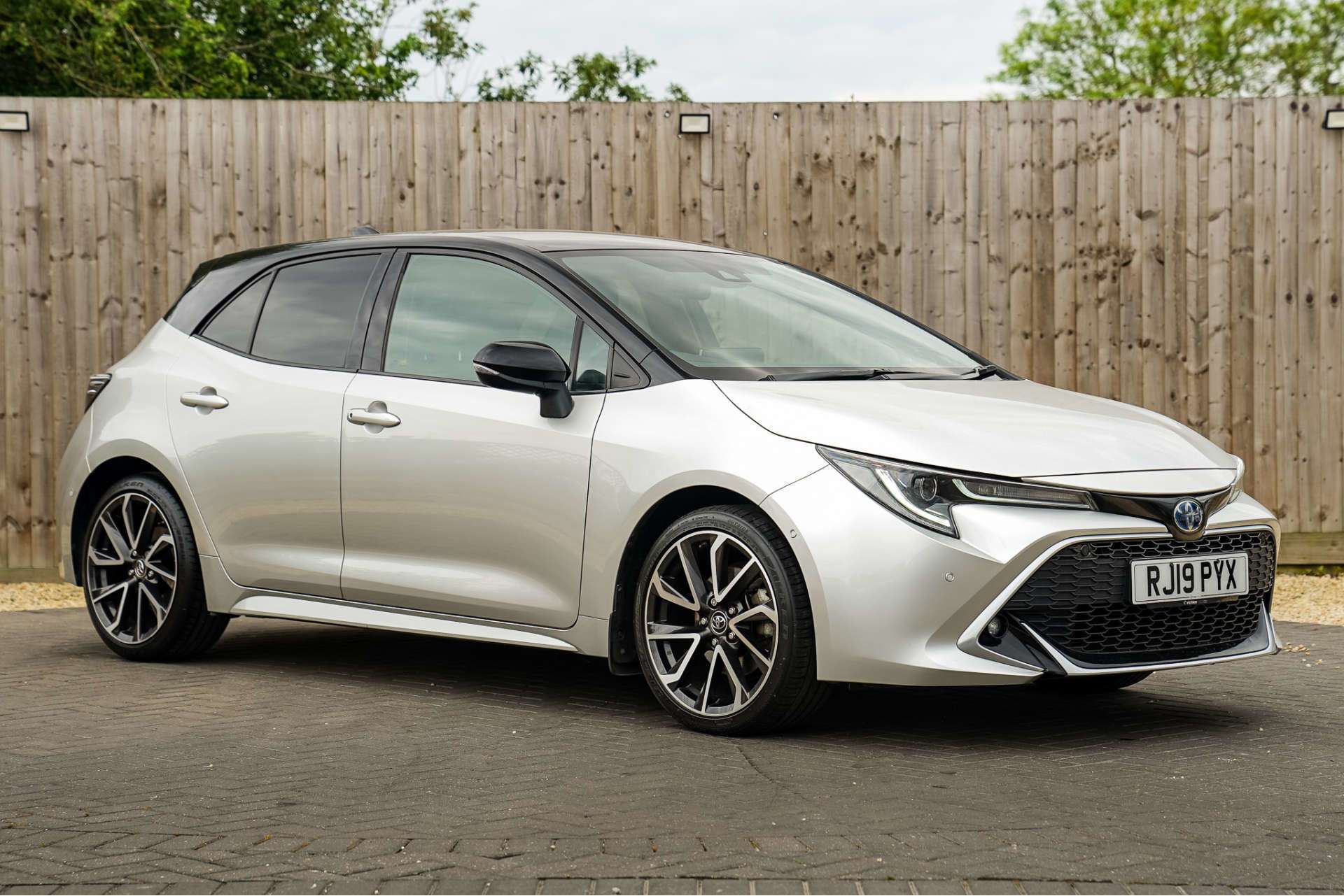 TOYOTA COROLLA 2.0 VVT-h Excel Hatchback 5dr Petrol Hybrid CVT Euro 6 (s/s) (184 ps) For Sale