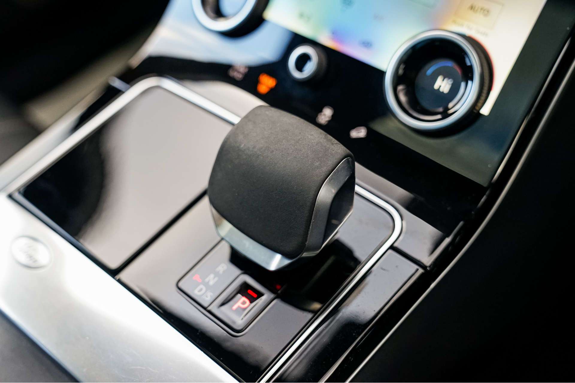 LAND ROVER RANGE ROVER VELAR 2.0 Range Rover Velar Edition D MHEV Auto 4WD 5dr For Sale