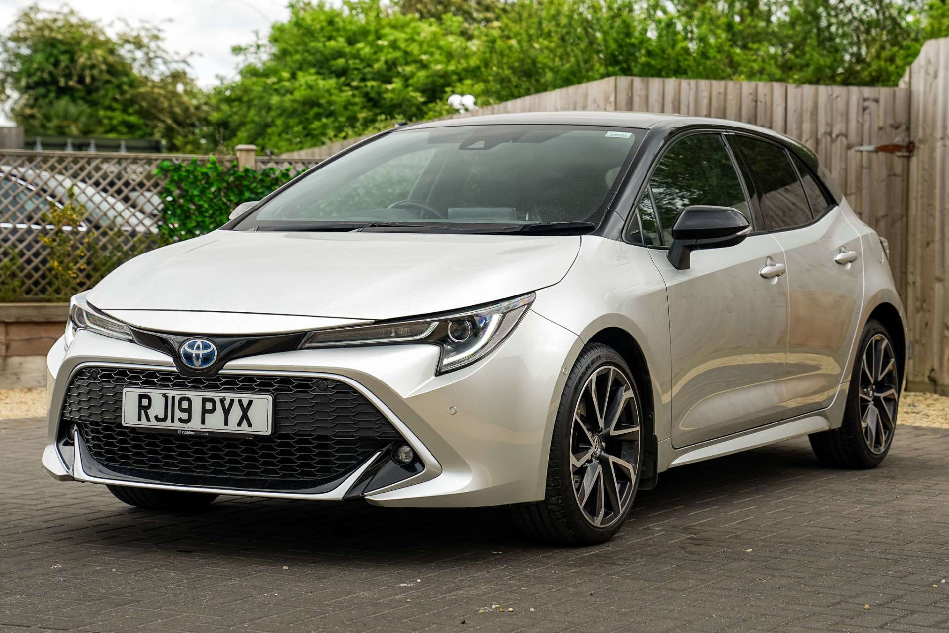 TOYOTA COROLLA 2.0 VVT-h Excel Hatchback 5dr Petrol Hybrid CVT Euro 6 (s/s) (184 ps) For Sale