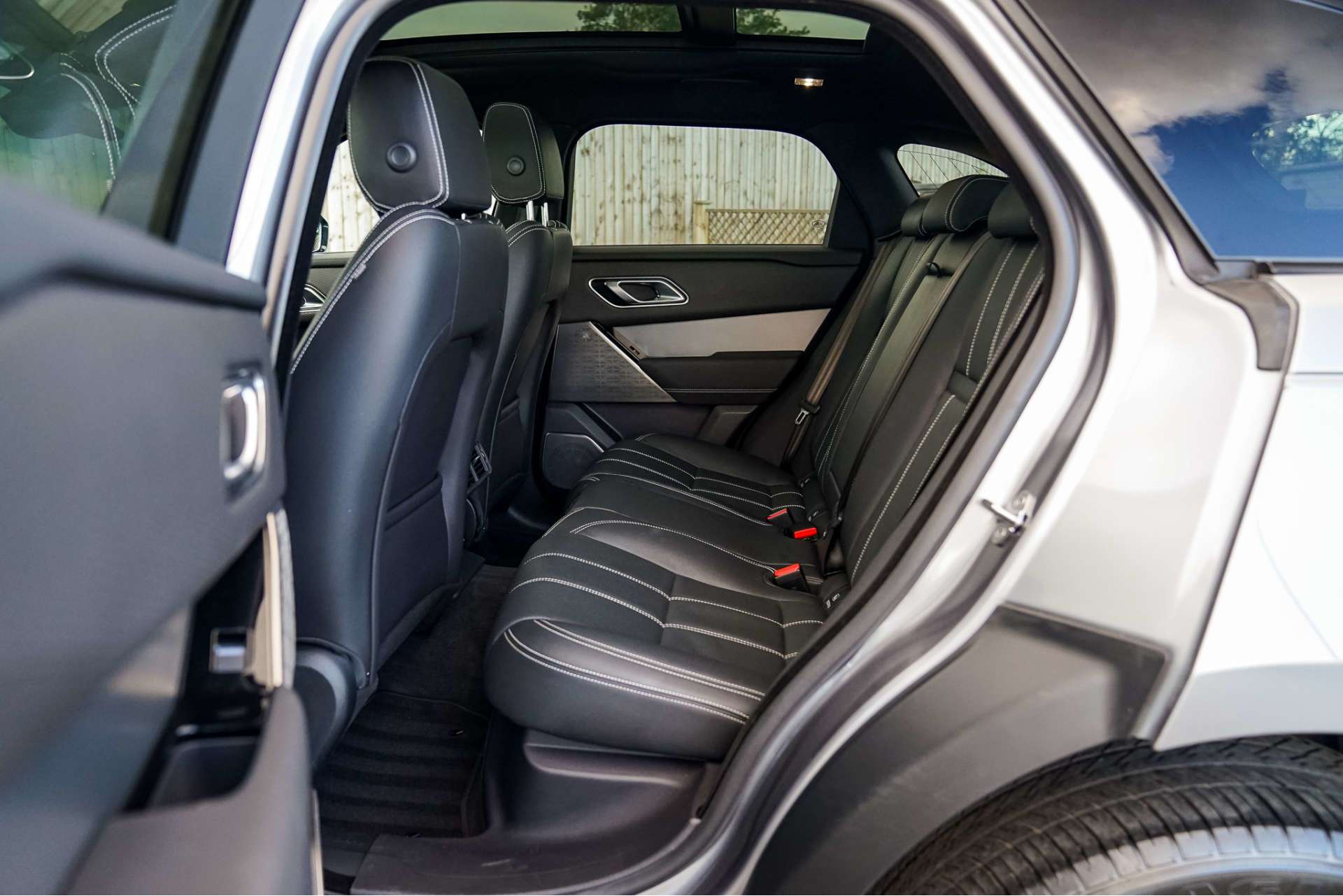 LAND ROVER RANGE ROVER VELAR 2.0 Range Rover Velar Edition D MHEV Auto 4WD 5dr For Sale