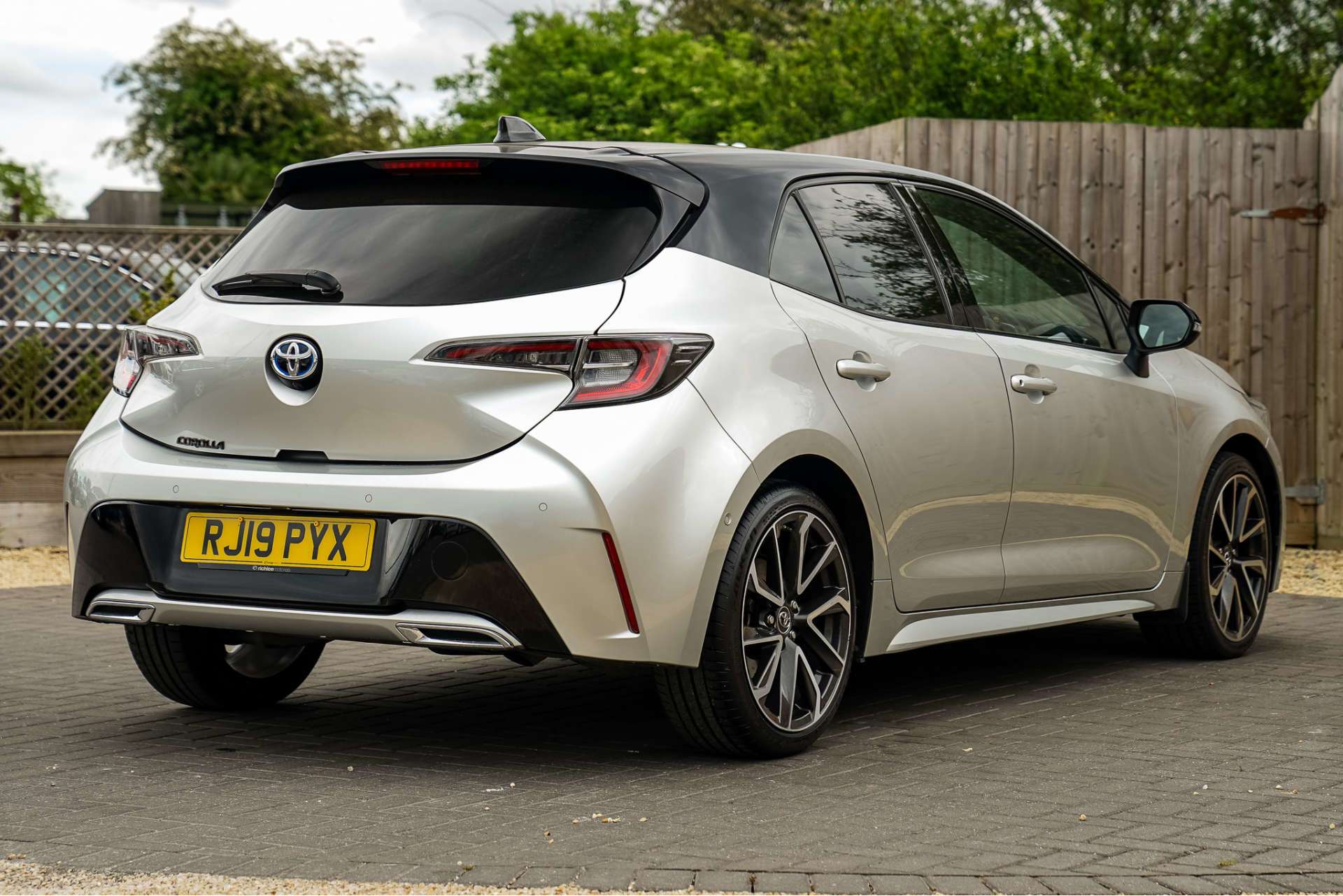 TOYOTA COROLLA 2.0 VVT-h Excel Hatchback 5dr Petrol Hybrid CVT Euro 6 (s/s) (184 ps) For Sale