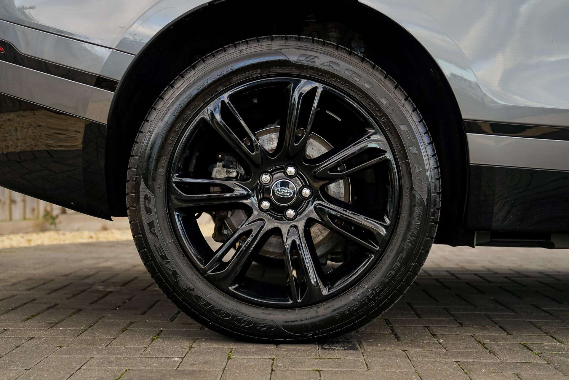 LAND ROVER RANGE ROVER VELAR 2.0 Range Rover Velar Edition D MHEV Auto 4WD 5dr For Sale